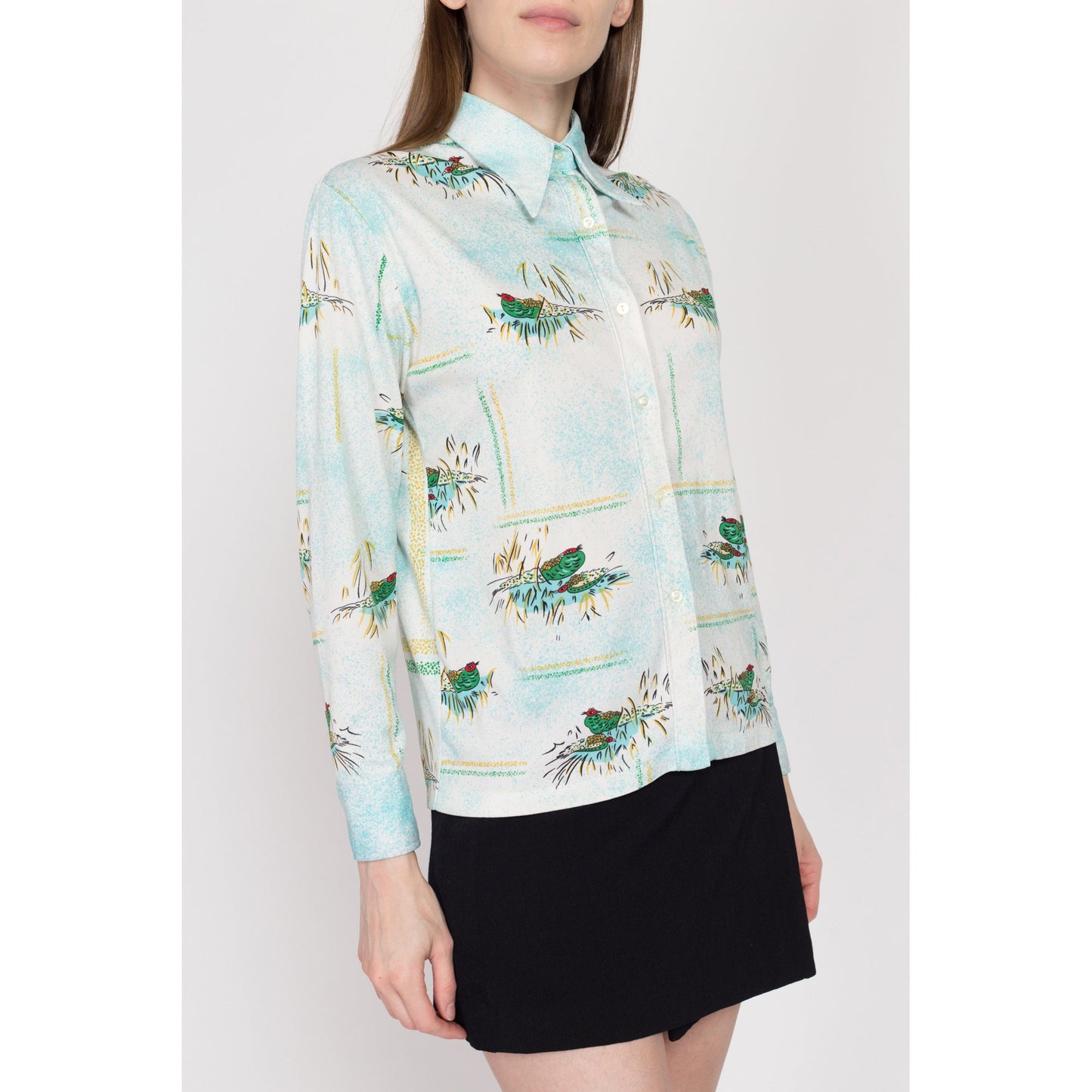 Medium 70s Novelty Pheasant Bird Print Collared Shirt | Vintage Blue Long Sleeve Button Up Disco Top
