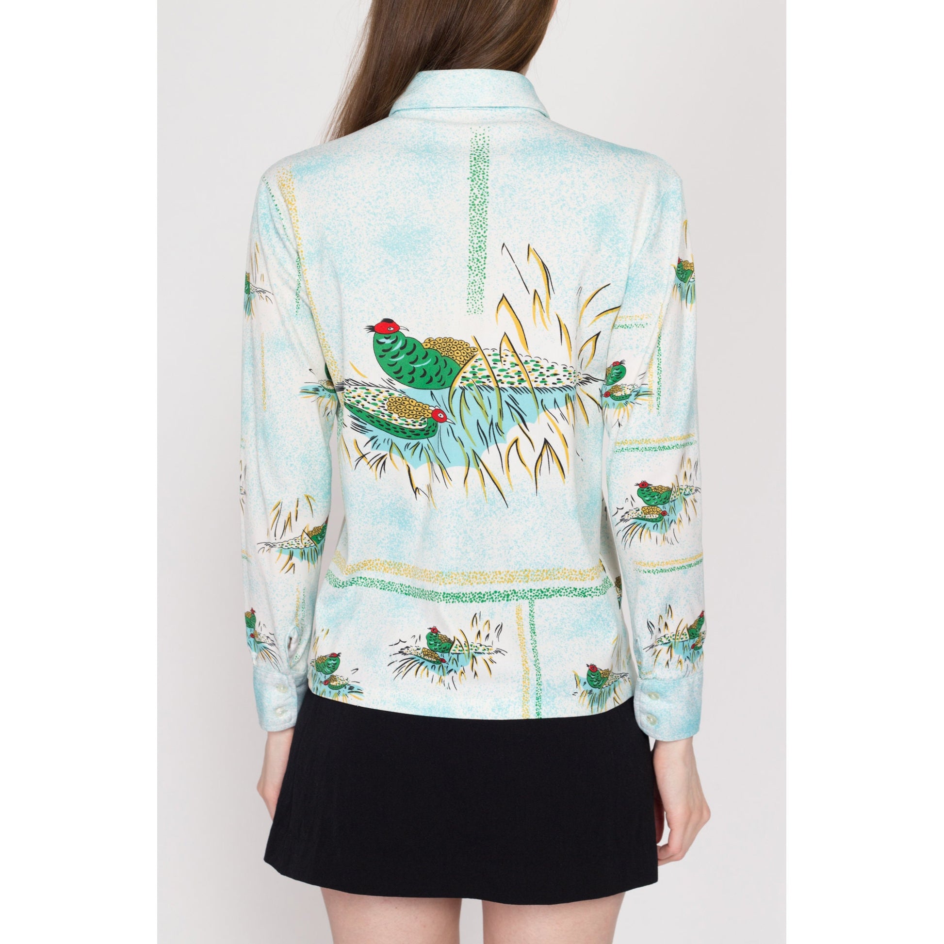 Medium 70s Novelty Pheasant Bird Print Collared Shirt | Vintage Blue Long Sleeve Button Up Disco Top