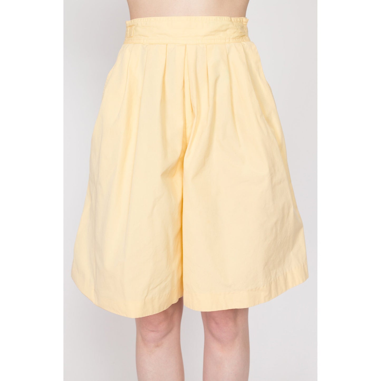 Small 80s Yellow High Waisted Wide Leg Shorts 26" | Vintage Pleated Cotton Long Inseam Mom Shorts