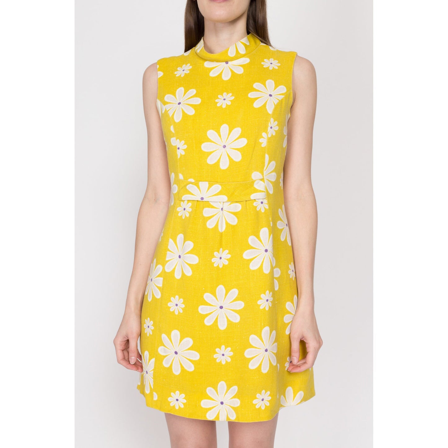 Medium 60s Yellow Daisy Floral Mini Shift Dress | Vintage Boho Sleeveless Flower Power Dress