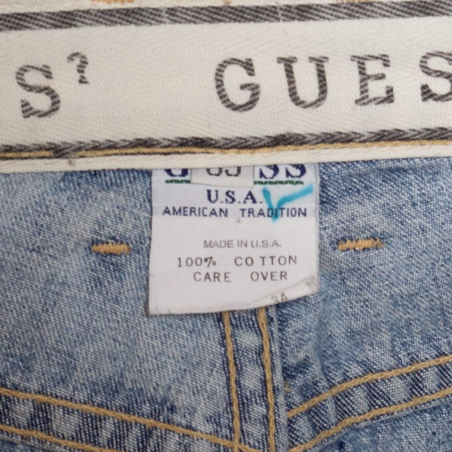 Med-Lrg 90s Guess Light Wash Distressed Jeans | Vintage Mid Rise Denim Tapered Leg Boyfriend Jeans