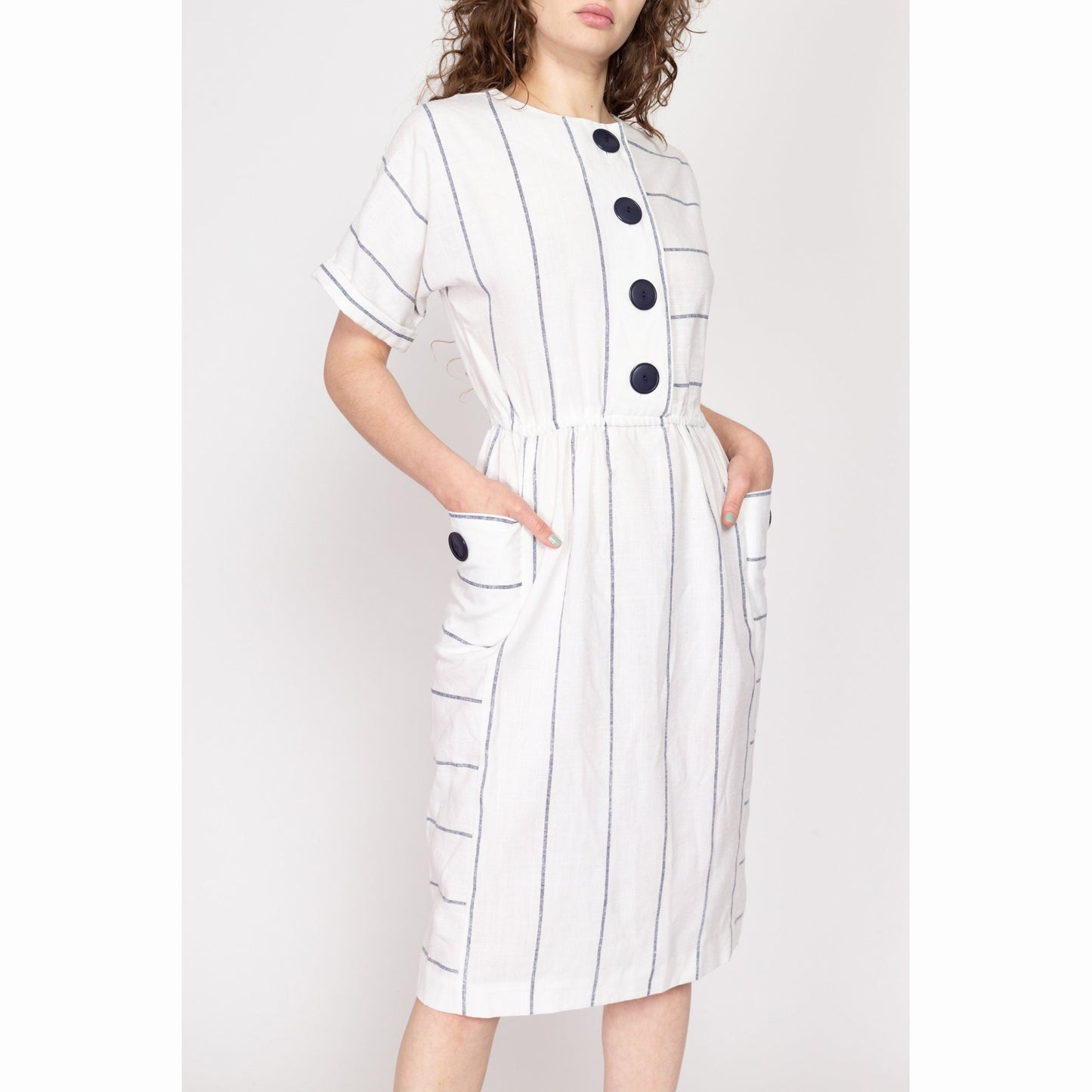 Medium 80s White & Navy Blue Pinstriped Shirtdress | Vintage Short Sleeve Pocket Midi Dress