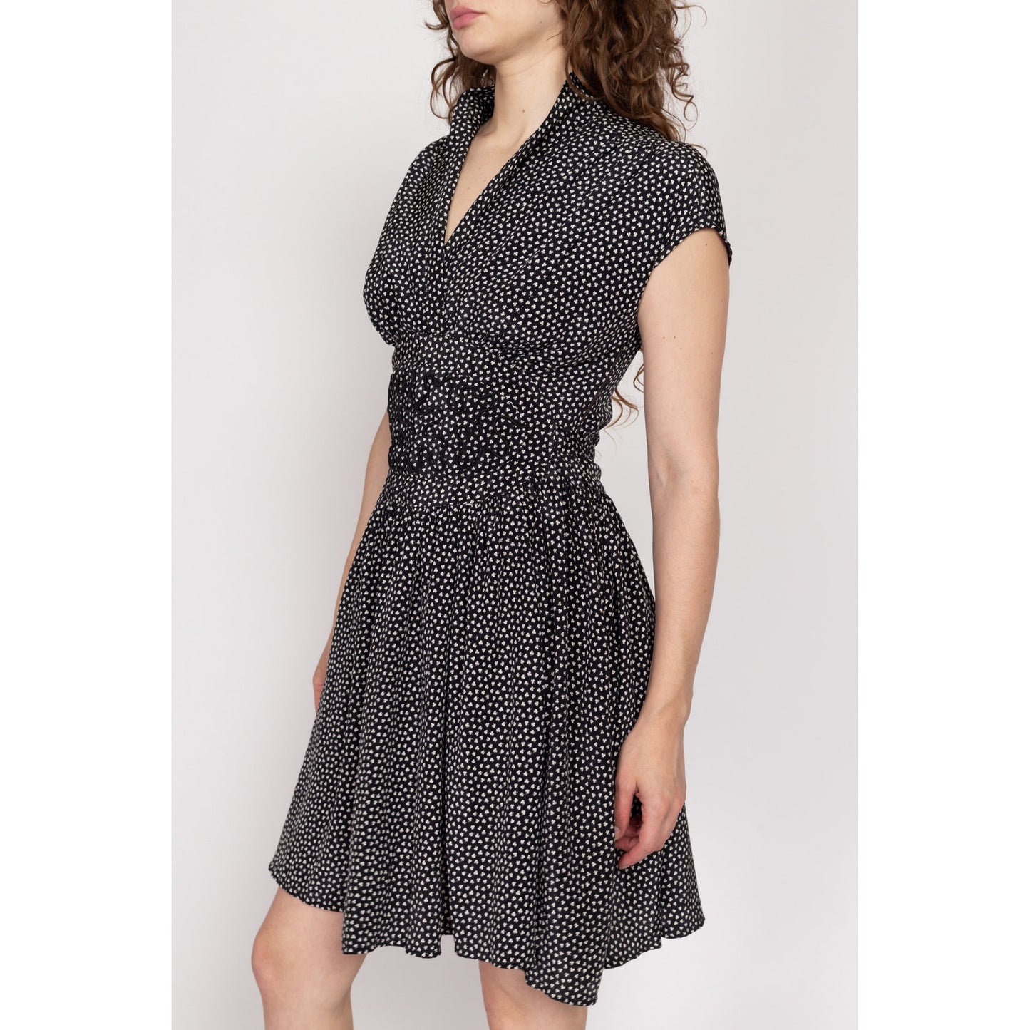 Small 80s Black & White Clover Print Mini Dress | Vintage Rockabilly Fit Flare Fitted Waist V Neck Dress