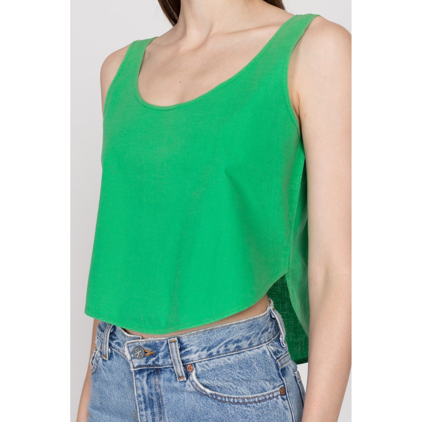 Medium 80s Green Cotton High-Low Tank Top | Vintage Scoop Neck Sleeveless Cropped Shirt