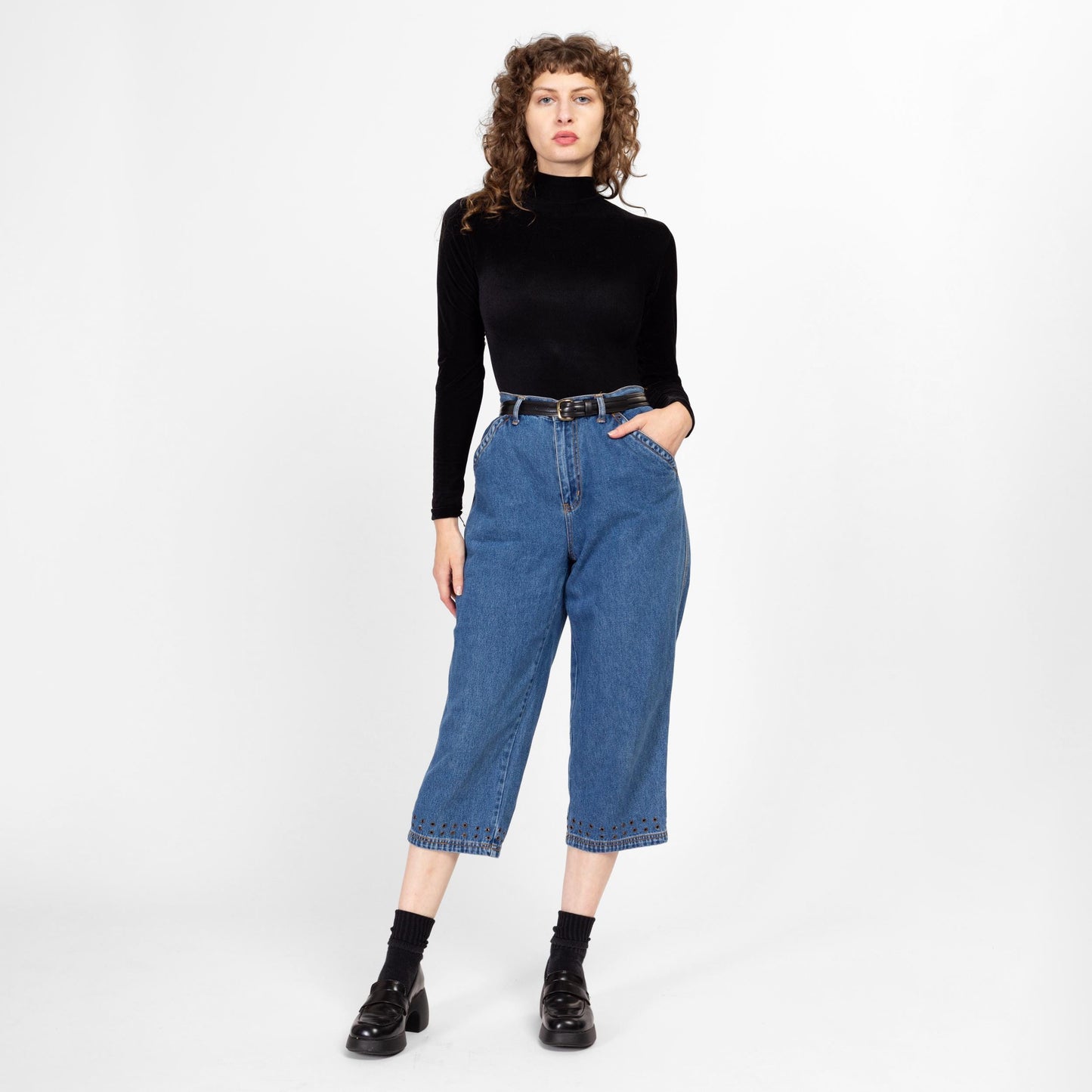 Medium 90s Capri Grommet Jeans | Vintage High Waisted Cropped Denim Elastic Mom Jeans