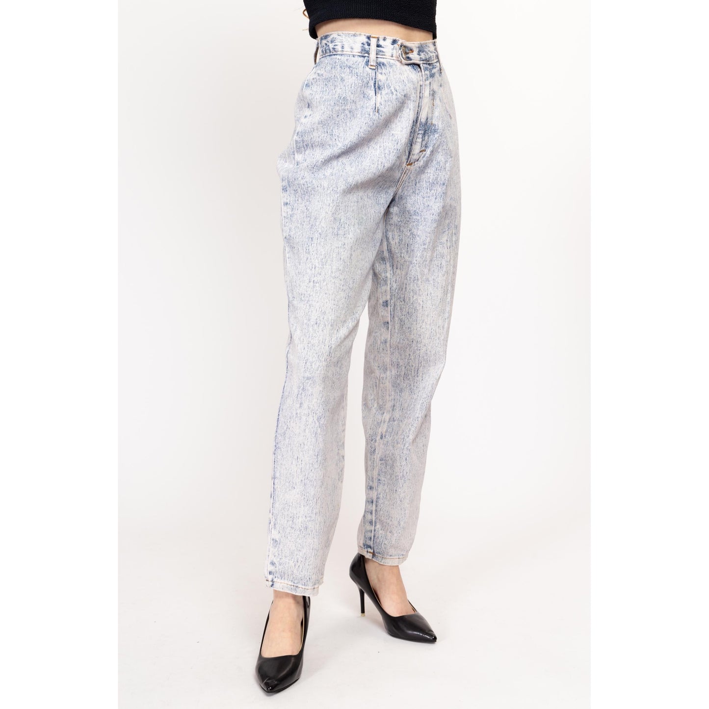 Medium 80s Acid Wash High Waisted Jeans 28-29" | Vintage Curvy Fit Light Wash Denim Tapered Leg Mom Jeans
