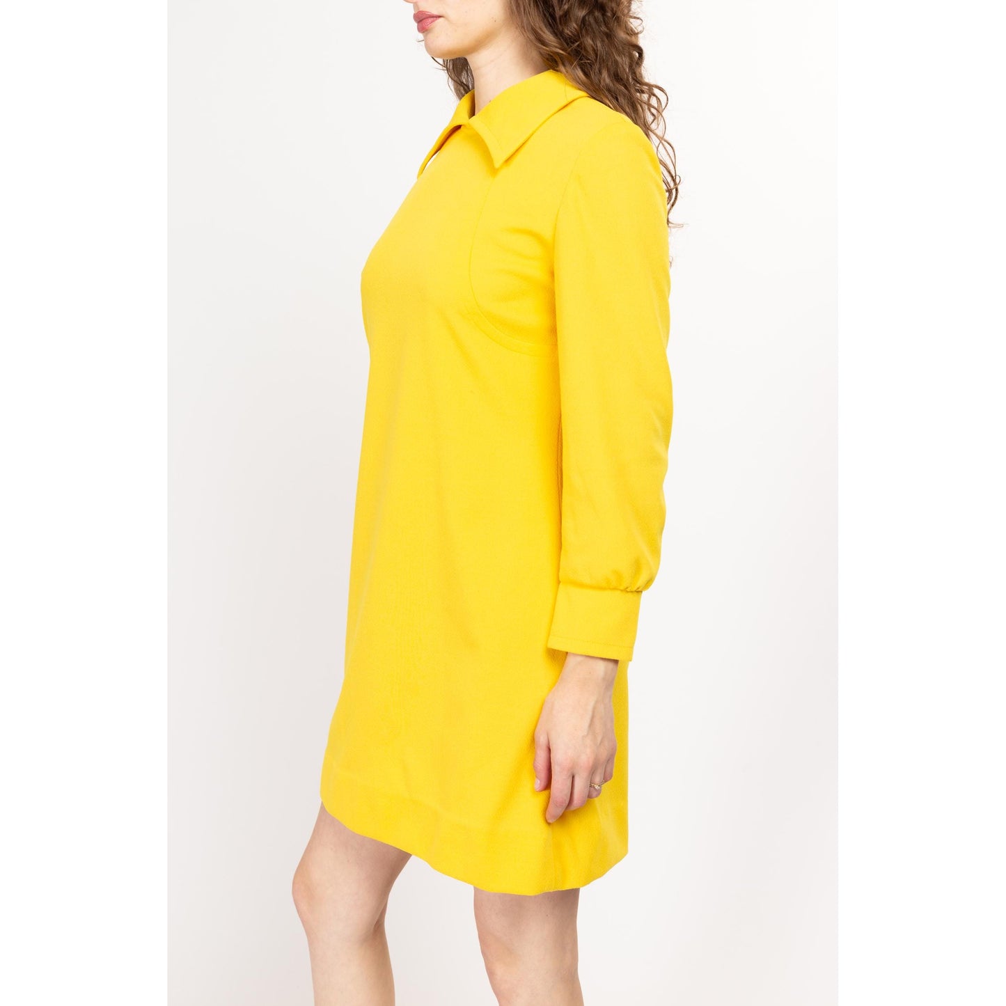 Med-Lrg 70s Mod Bright Yellow Mini Dress | Vintage Long Sleeve Pointed Collar A Line Dress