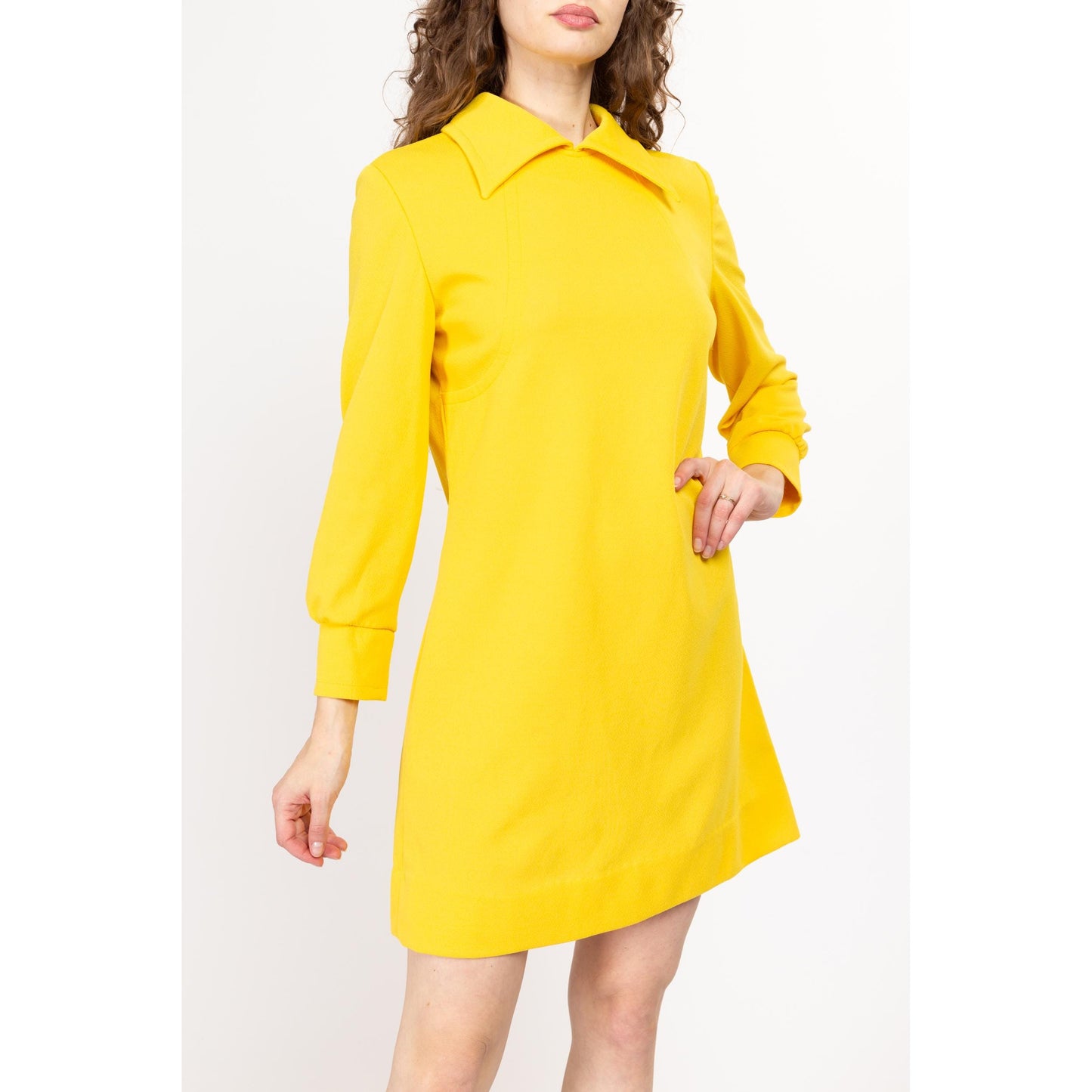 Med-Lrg 70s Mod Bright Yellow Mini Dress | Vintage Long Sleeve Pointed Collar A Line Dress