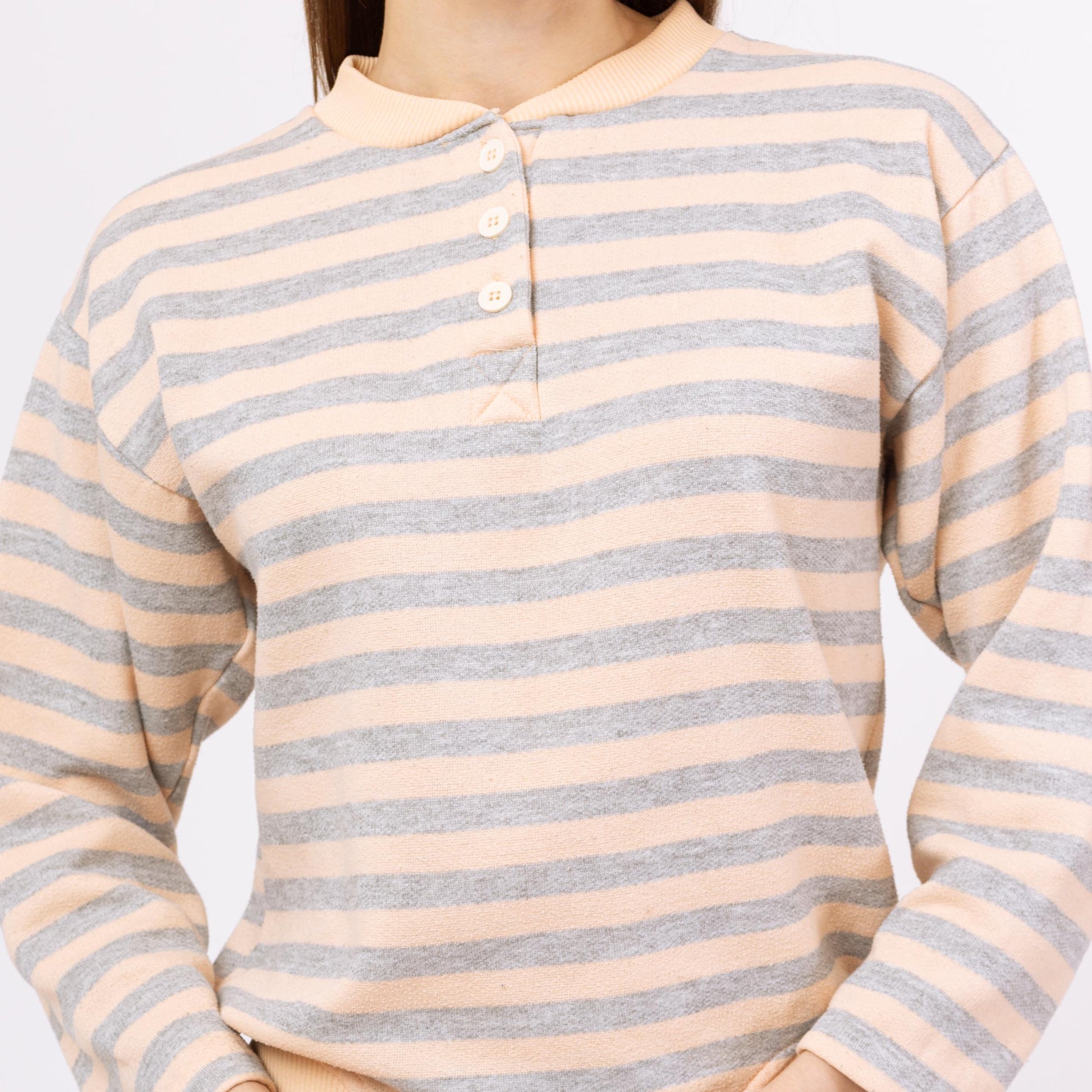 Vintage 80s Peach & Grey Striped Henley Sweatshirt - Medium | Vintage Slouchy Cropped Pullover Half Button Sweater