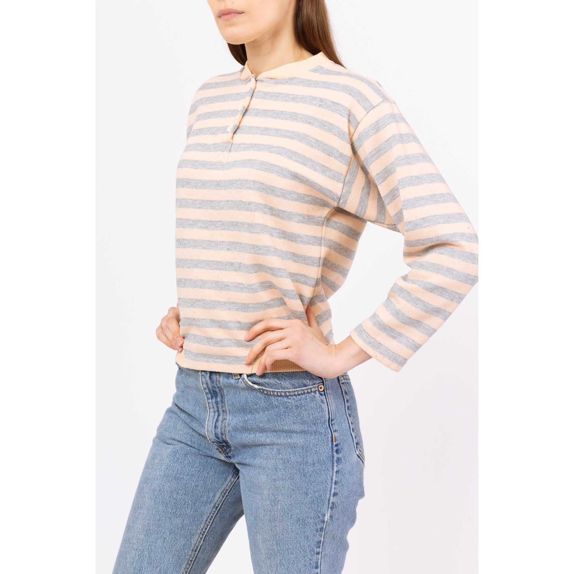 Vintage 80s Peach & Grey Striped Henley Sweatshirt - Medium | Vintage Slouchy Cropped Pullover Half Button Sweater
