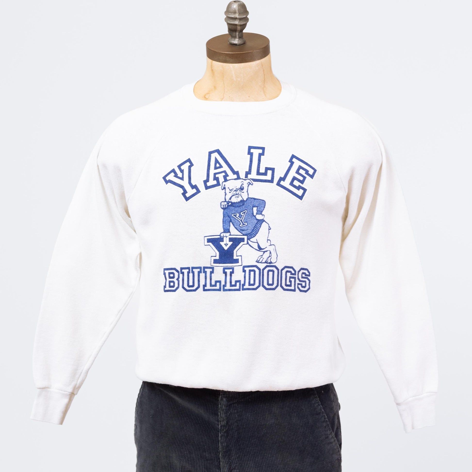 3 Vintage 90s Yale University Bulldogs Sweatshirt - Medium | Ivy League College Graphic Raglan Sleeve Crew Neck Pullover Sweater