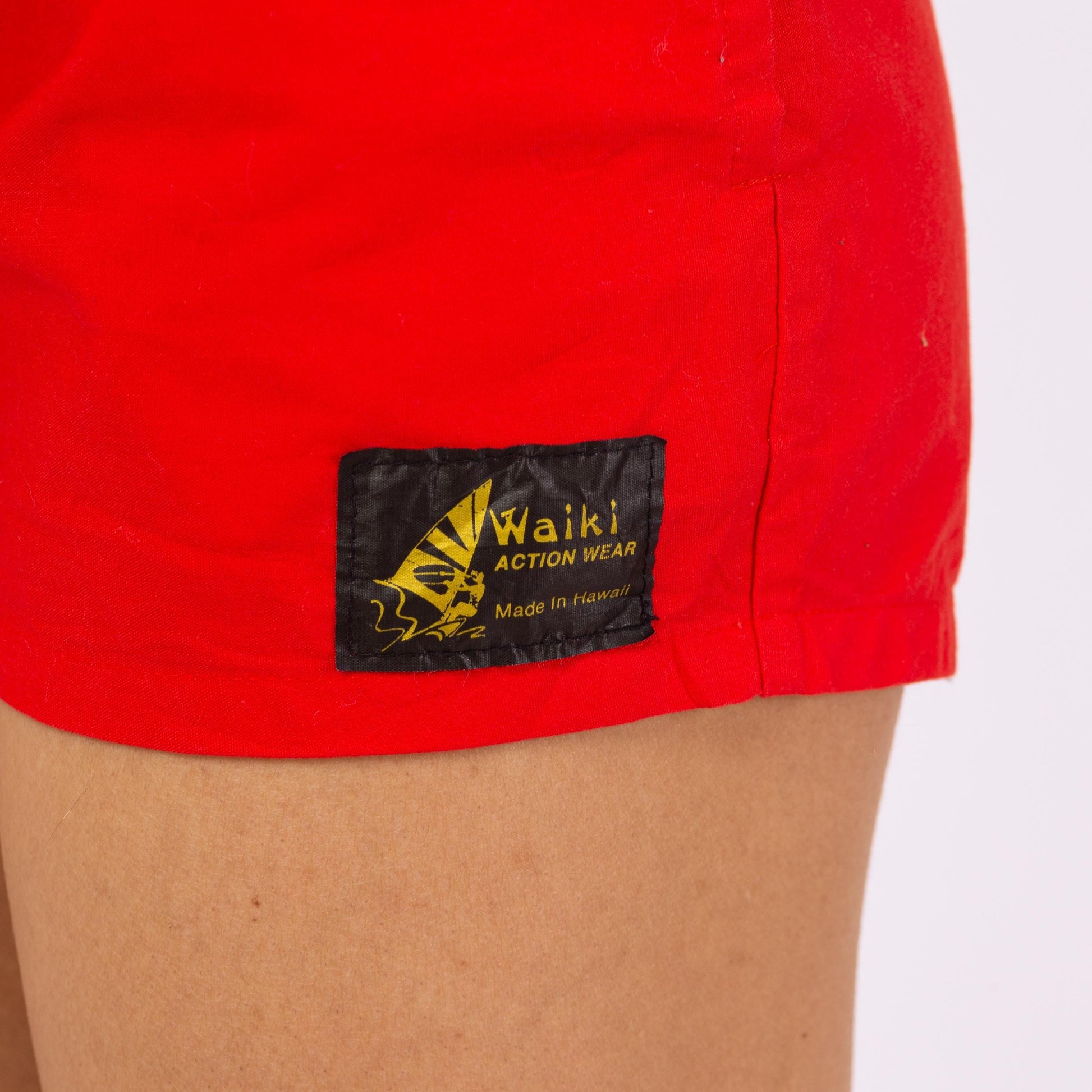 Vintage 90s Hawaiian Red Floral Surf Shorts - XS to Petite Small | Mid Rise Women's Swim Shorts, Hibiscus Flower Print Mini Board Shorts