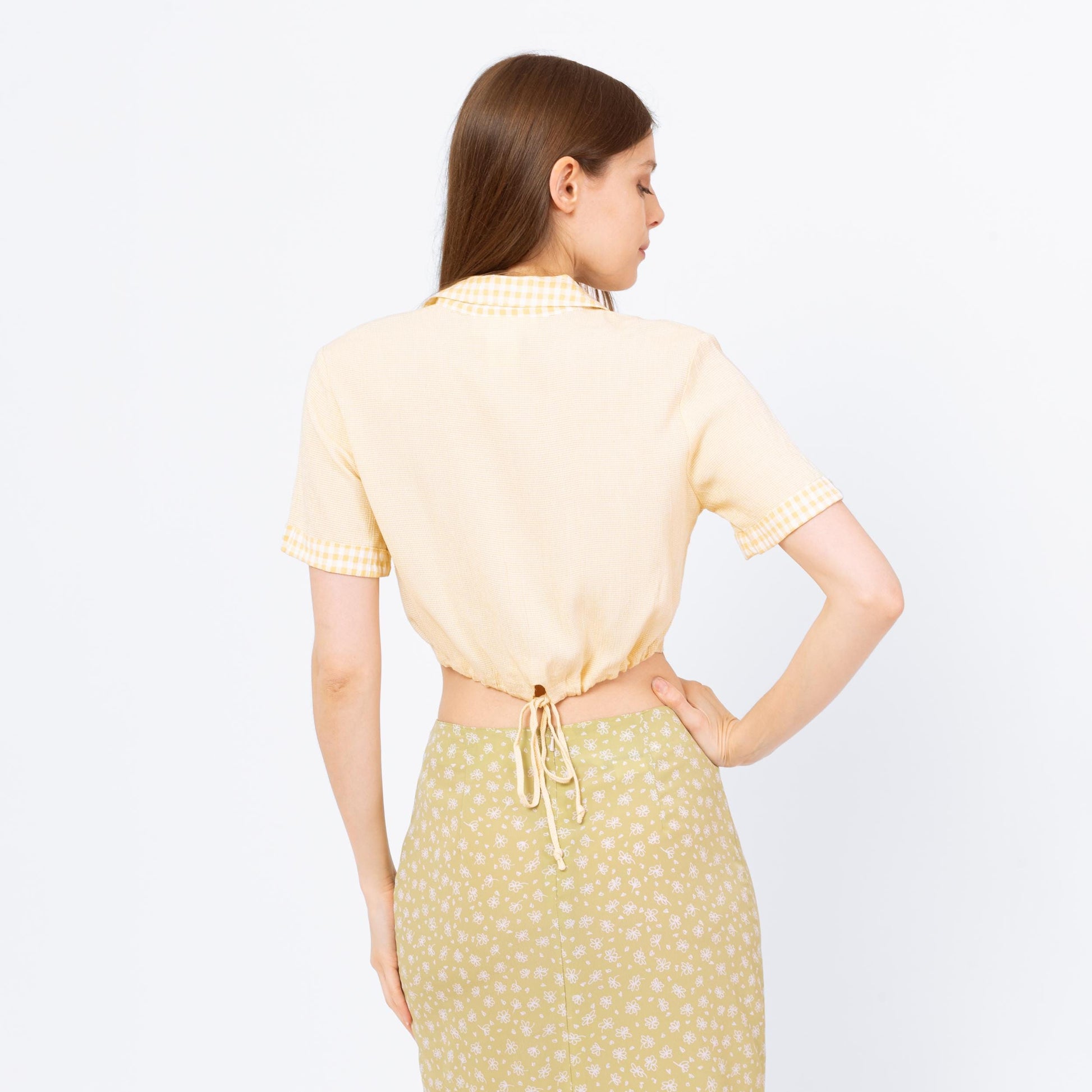 Vintage 90s Yellow Gingham Cinched Waist Crop Top - Small | Boho Short Sleeve Collared Cropped Blouse, Cottagecore Button Up Shirt