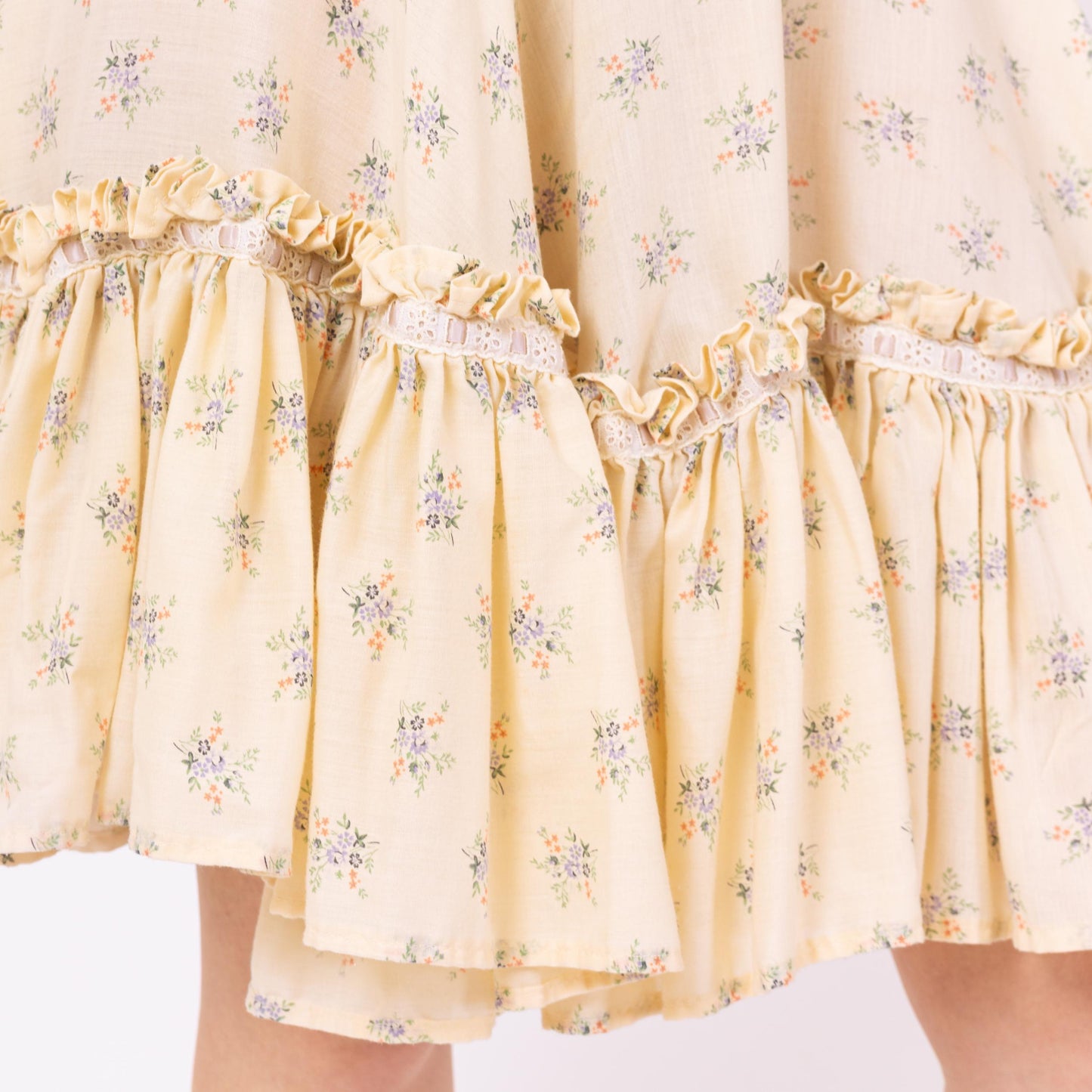Vintage 70s Cream Floral Prairie Circle Skirt - Small, 26" Waist | Boho Knee Length Square Dance Skirt, Ruffle Tiered Cottagecore Skirt