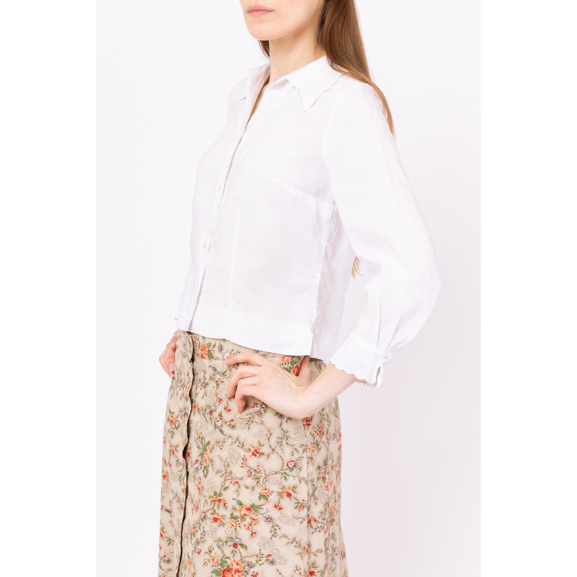 Vintage 60s White Irish Linen Scalloped Trim Blouse - Small | Boho Floral Embroidered 3/4 Sleeve Cropped Collared Button Up Top