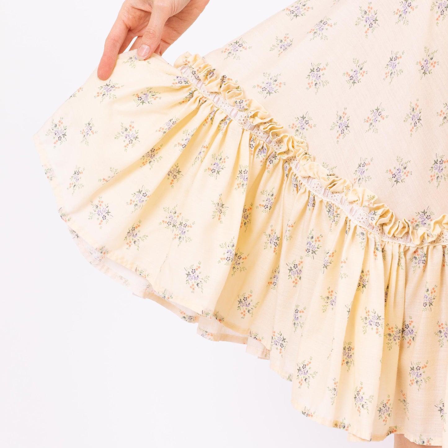 Vintage 70s Cream Floral Prairie Circle Skirt - Small, 26" Waist | Boho Knee Length Square Dance Skirt, Ruffle Tiered Cottagecore Skirt
