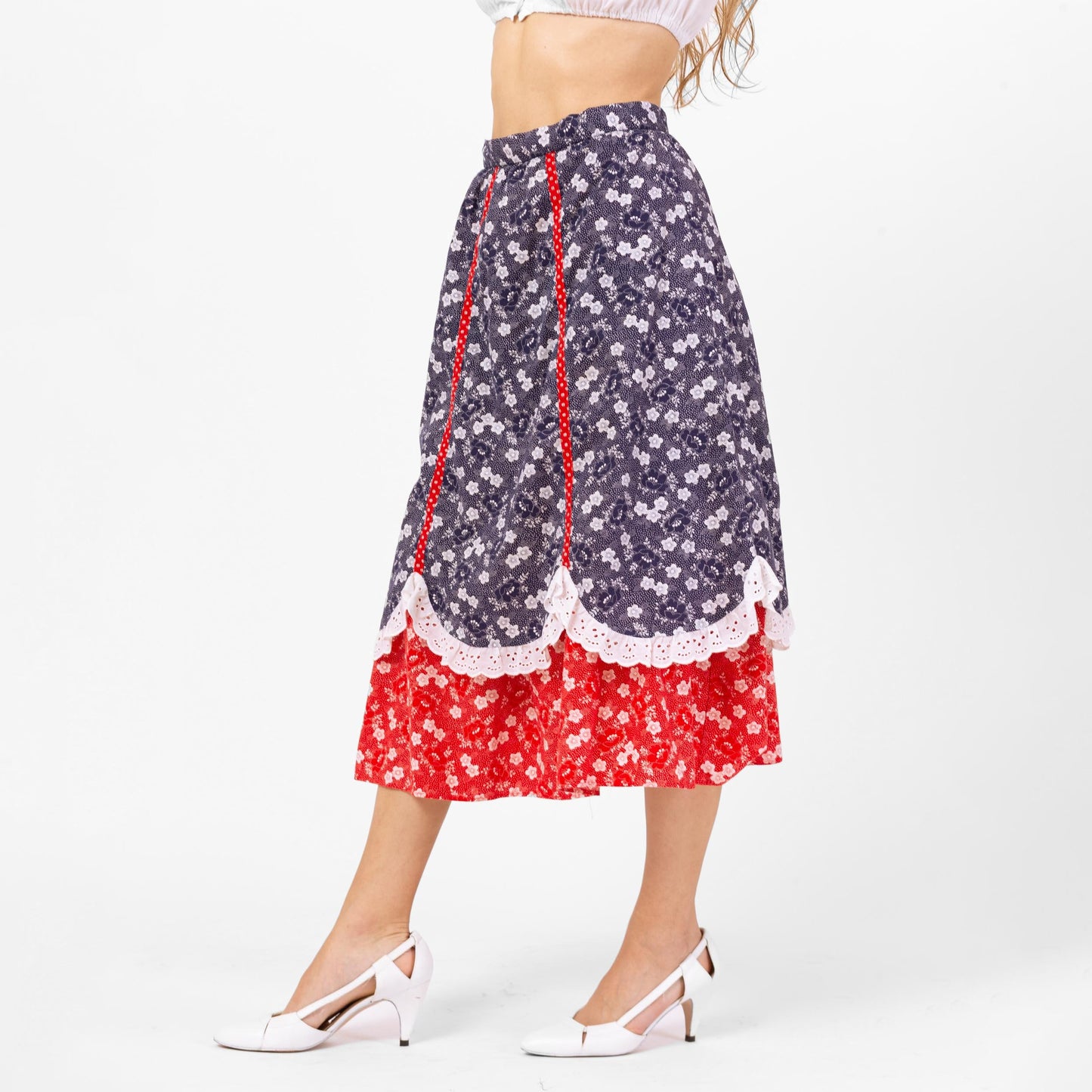 Vintage 70s Red White & Blue Floral Prairie Skirt - Extra Small, 25" Waist | Retro Folk Americana Tiered A Line Midi Skirt