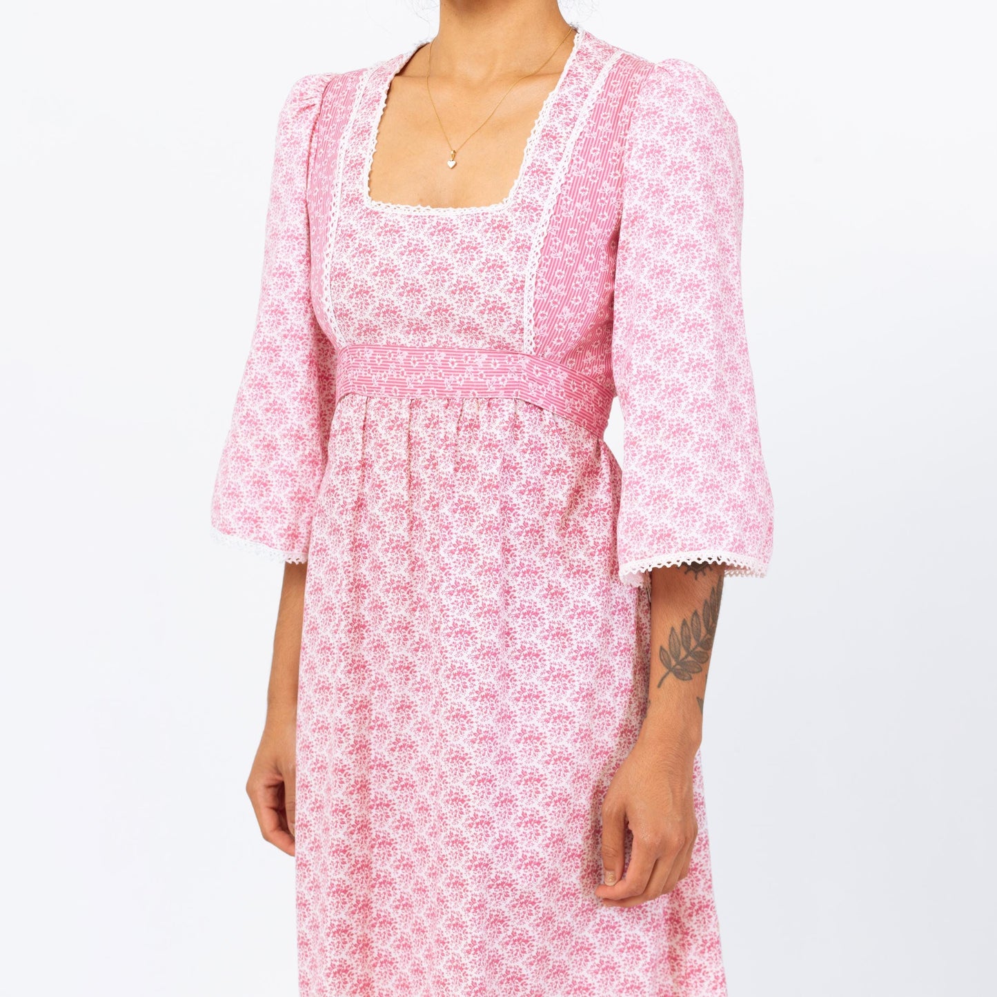 Vintage 70s Pink Floral Bell Sleeve Prairie Dress - Small | Boho Cottagecore Calico 3/4 Sleeve Lace Trim Maxi Sundress