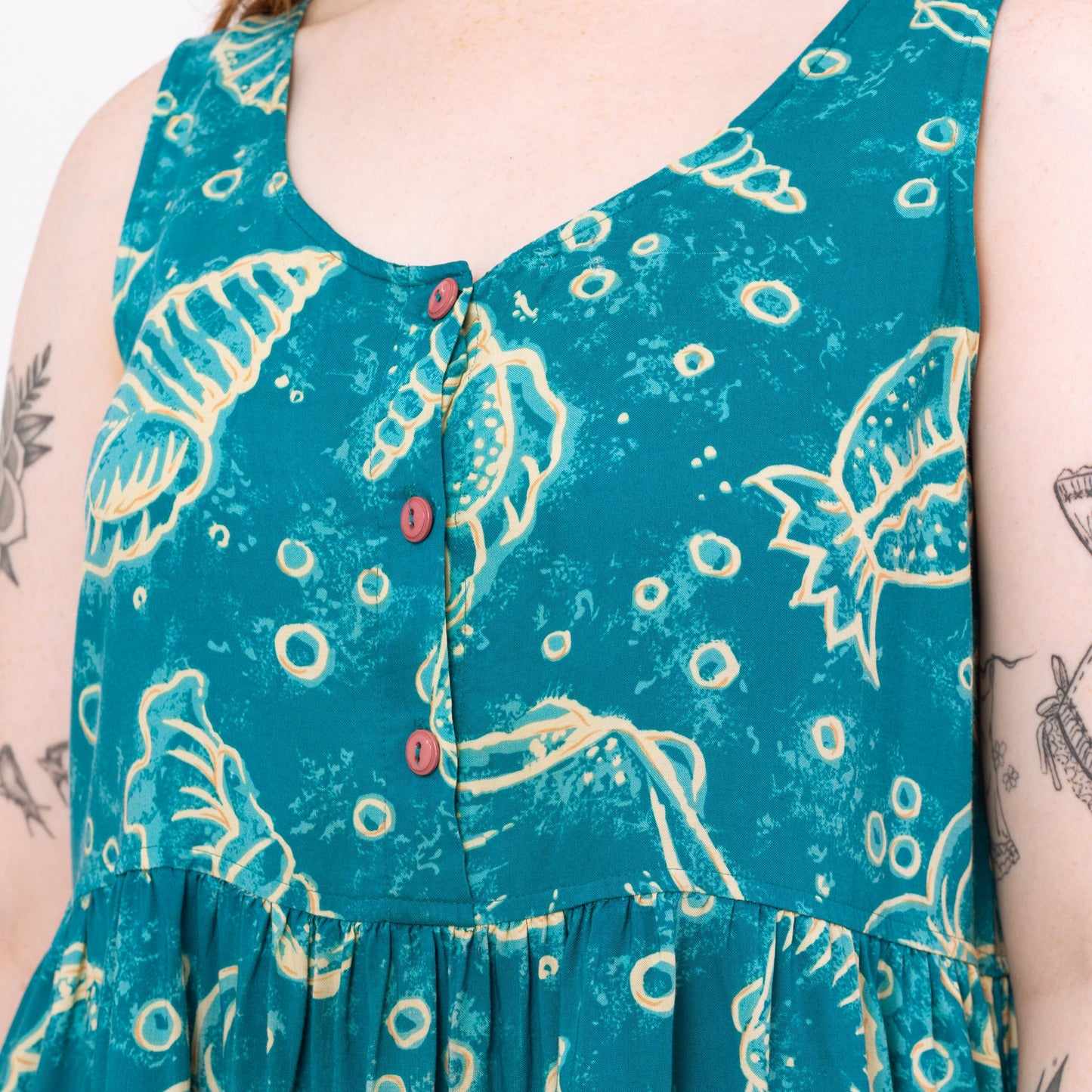 Vintage 90s Teal Fish & Seashell Batik Print Mini Sundress - Medium | Blue Tie Dye Summer Dress, Boho Sleeveless Button Up Beach Dress
