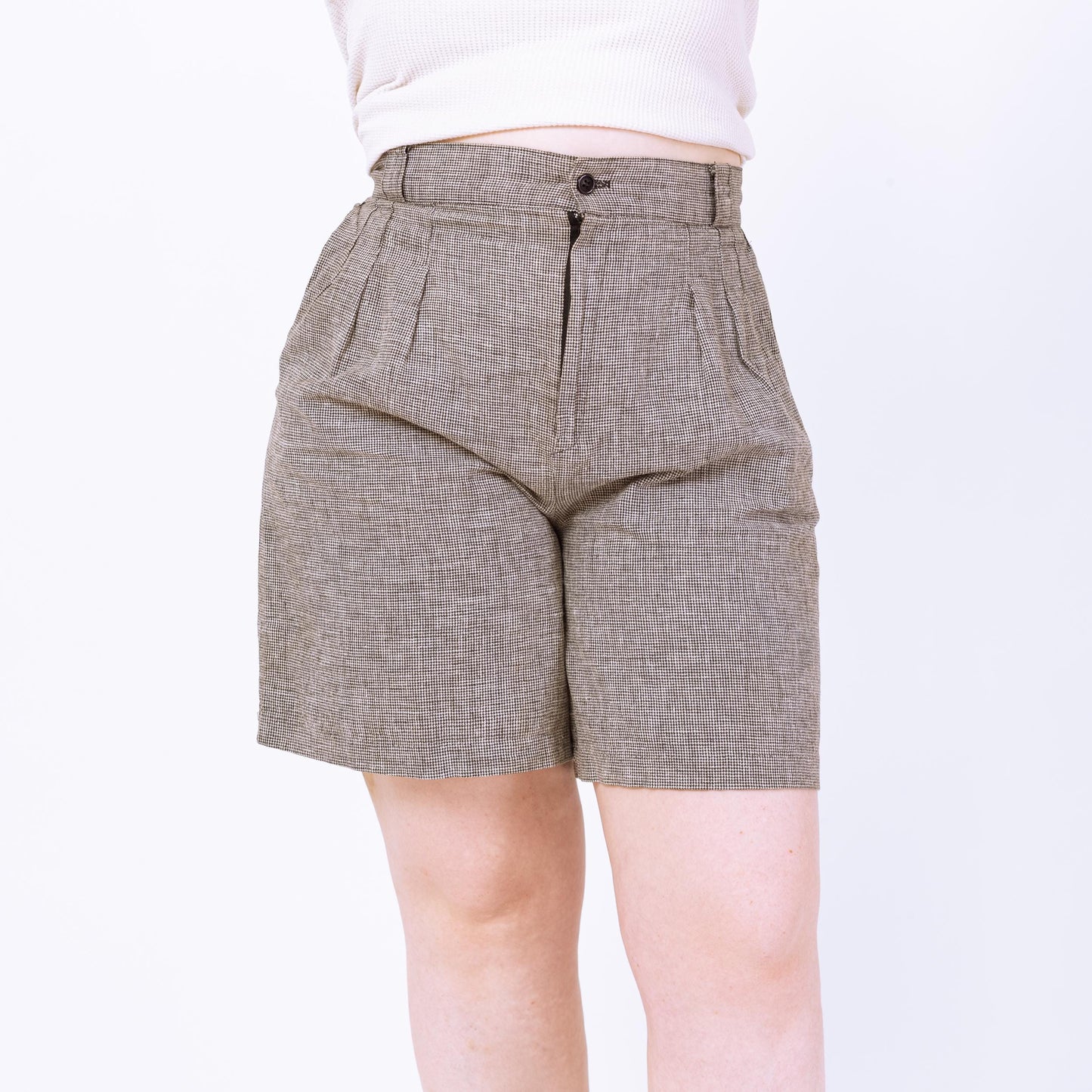 Vintage 80s Black & White Houndstooth Trouser Shorts - Large, 31" Waist | Linen Cotton High Waisted Pleated Long Shorts