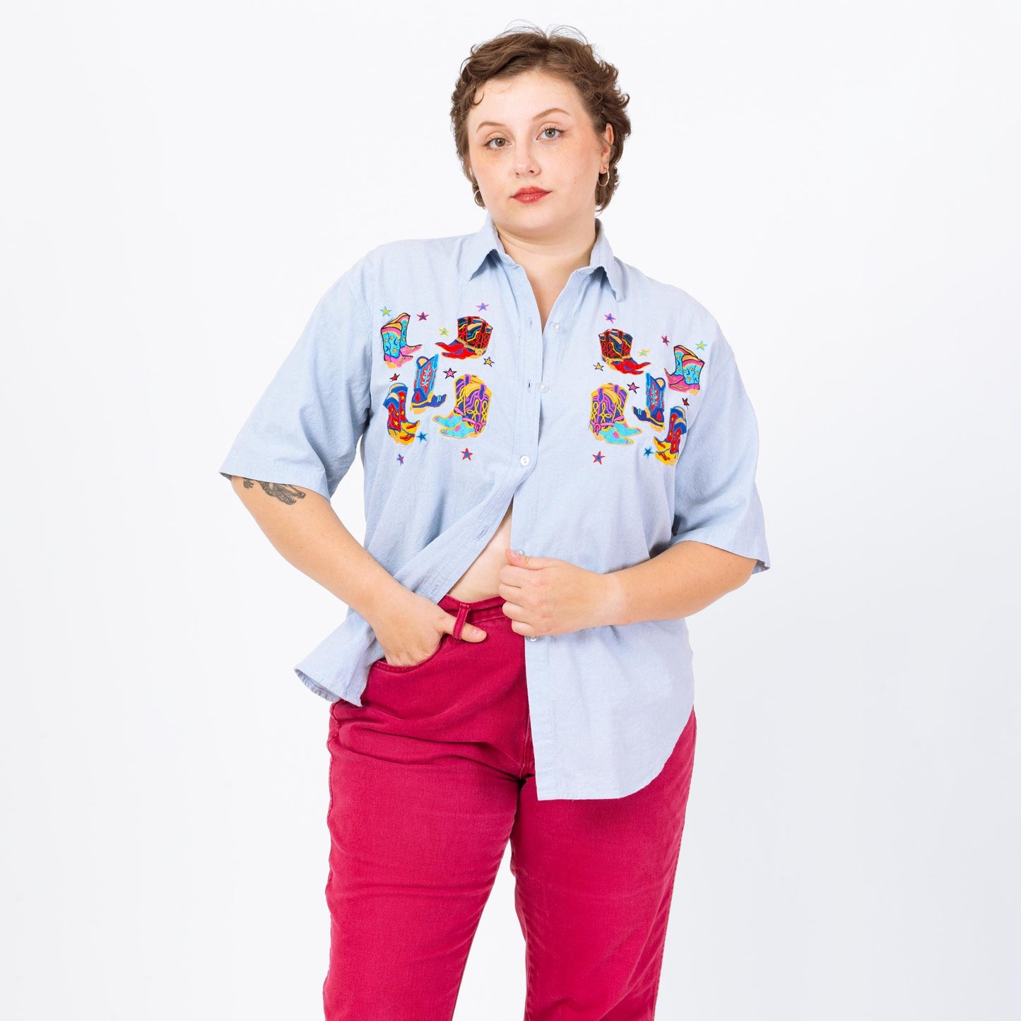 Vintage 90s Cowboy Boot Chambray Shirt - Large | Western Novelty Applique Button Up Short Sleeve Denim Top