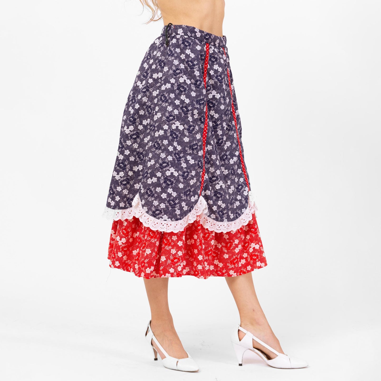 Vintage 70s Red White & Blue Floral Prairie Skirt - Extra Small, 25" Waist | Retro Folk Americana Tiered A Line Midi Skirt