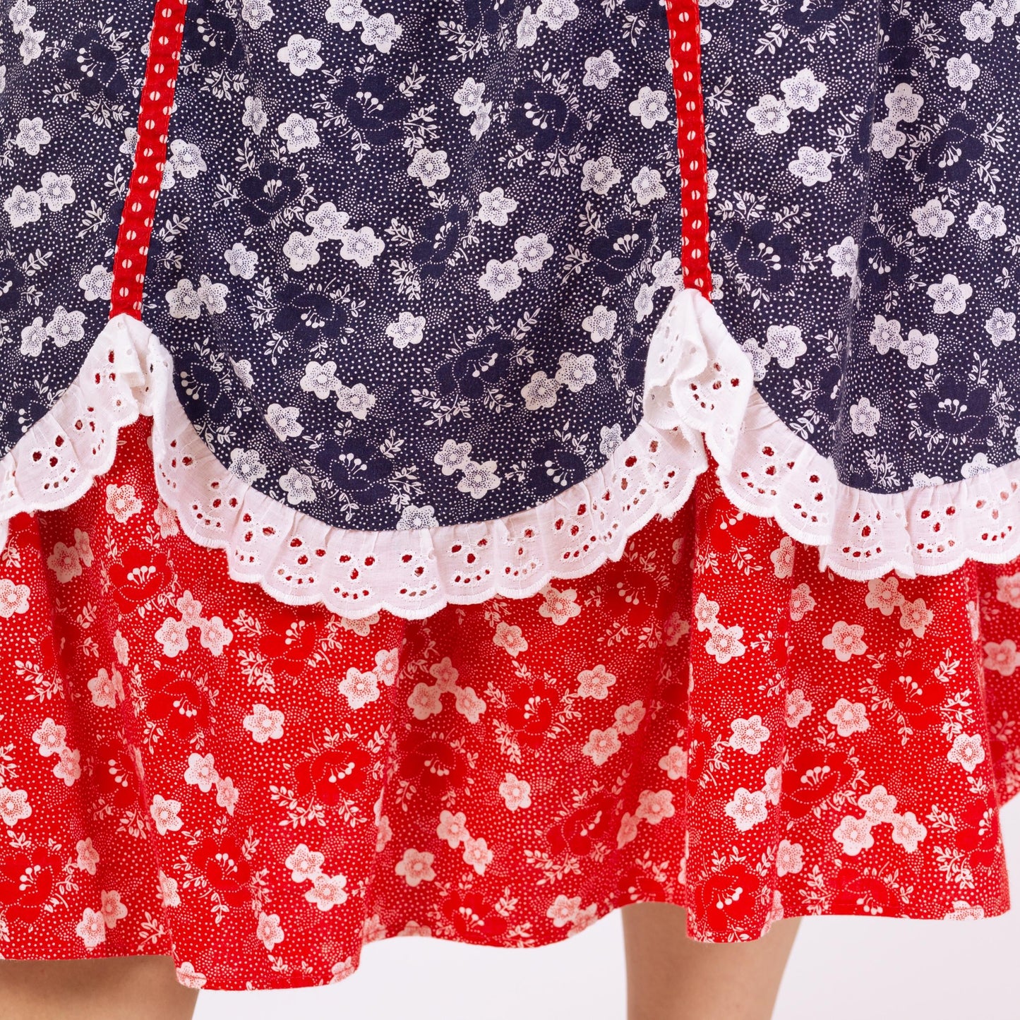 Vintage 70s Red White & Blue Floral Prairie Skirt - Extra Small, 25" Waist | Retro Folk Americana Tiered A Line Midi Skirt