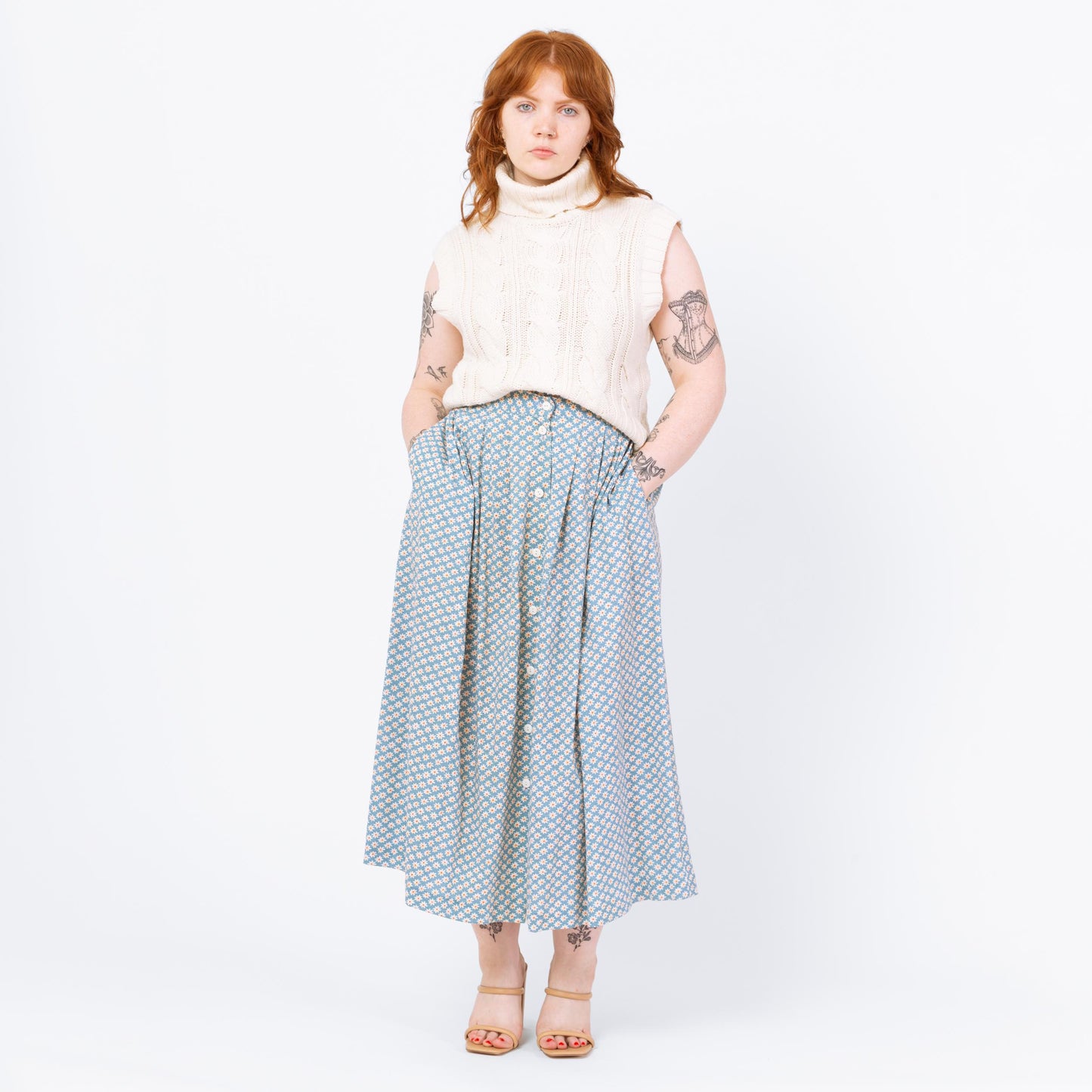 Vintage 90s Blue Daisy Floral Print Maxi Skirt - Large, 31"-32" Waist | High Waisted Pleated Boho Long Pocket Skirt