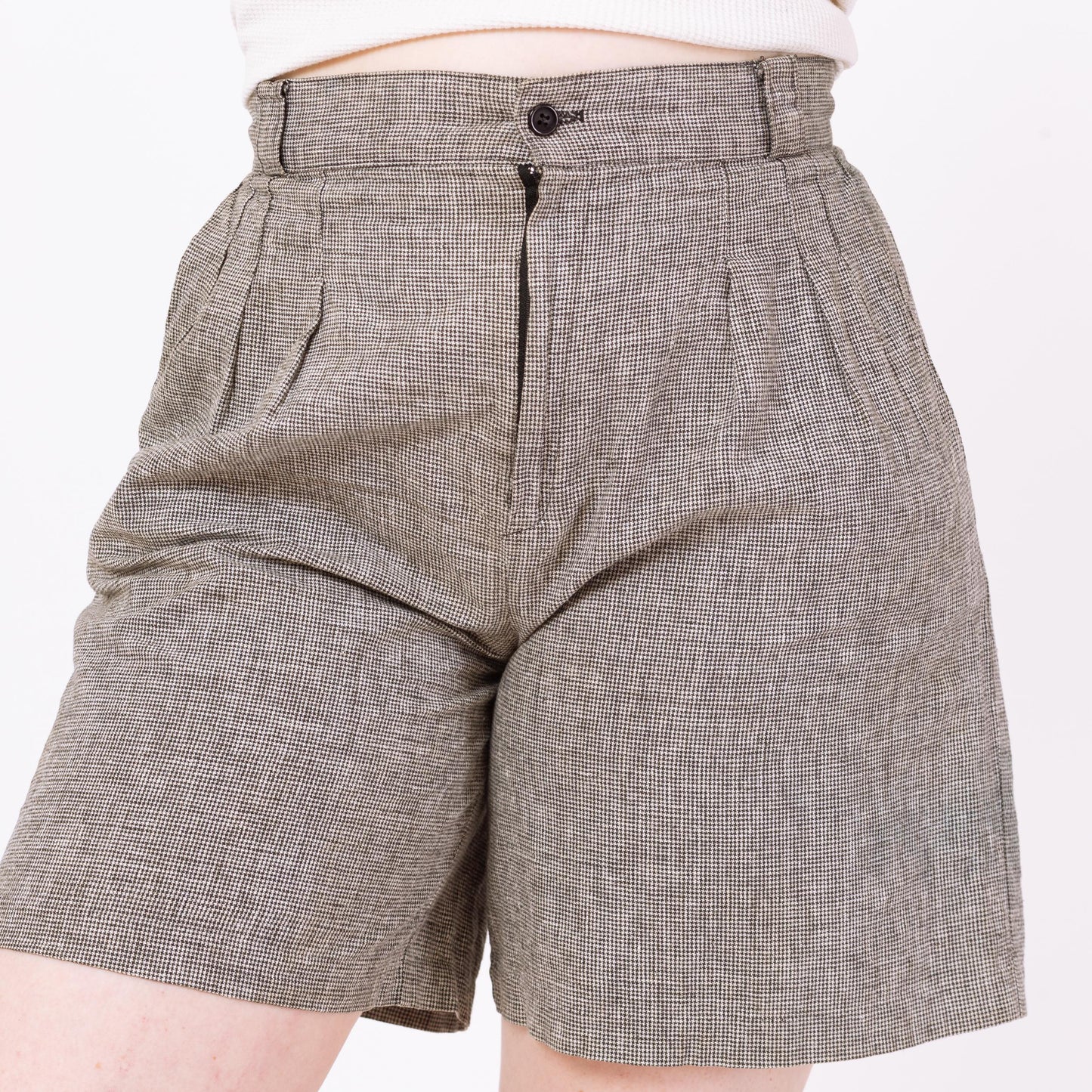 Vintage 80s Black & White Houndstooth Trouser Shorts - Large, 31" Waist | Linen Cotton High Waisted Pleated Long Shorts
