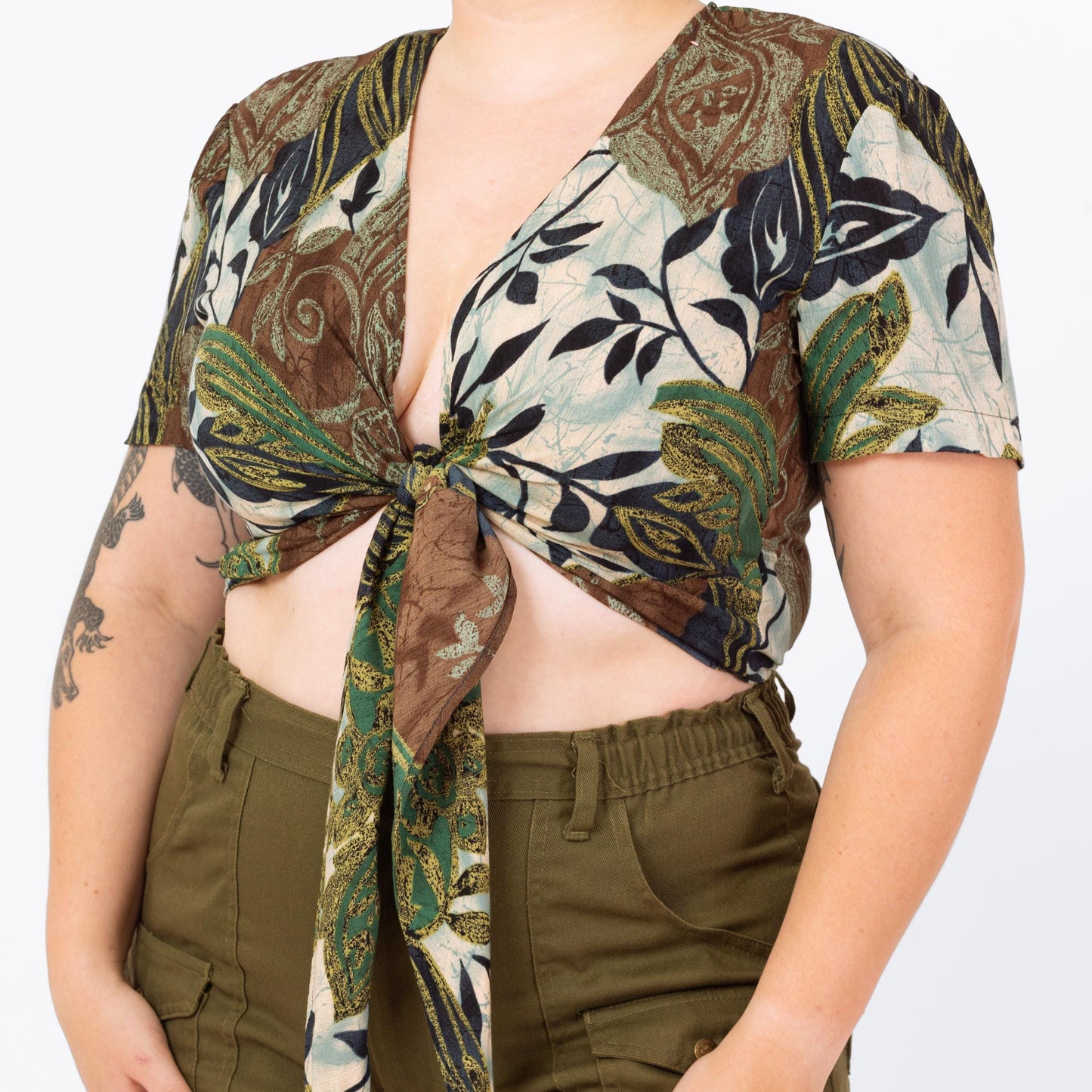 Vintage 90s Green Tropical Floral Tie Front Crop Top - Extra Large | Boho Short Sleeve Cropped Blouse, Deep V Neck Shirt