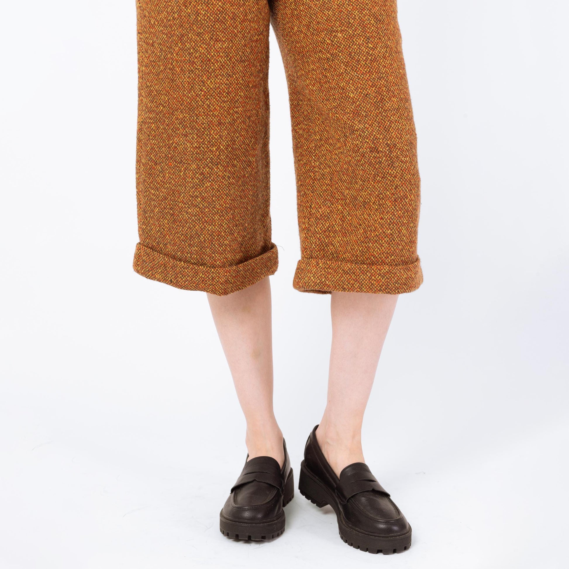 Vintage Y2K Orange Woven Culotte Shorts - Small | Low Rise Wide Leg Shorts, Retro Long Knickerbocker Breeches