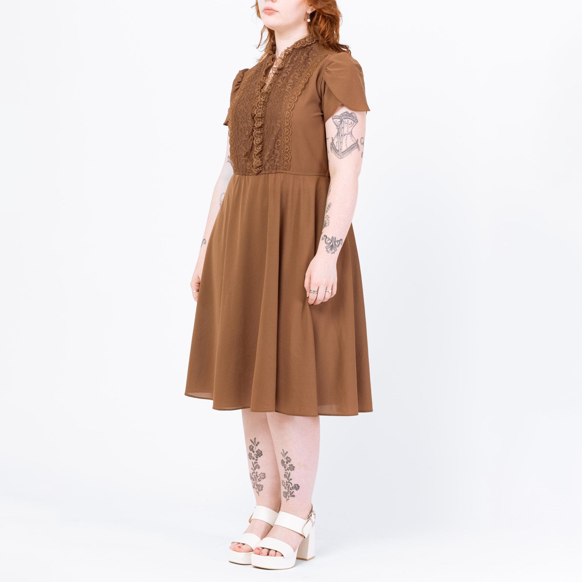 Vintage 70s Cocoa Brown Lace Trim Midi Folk Dress - Medium | Puff Sleeve Boho Prairie Dress