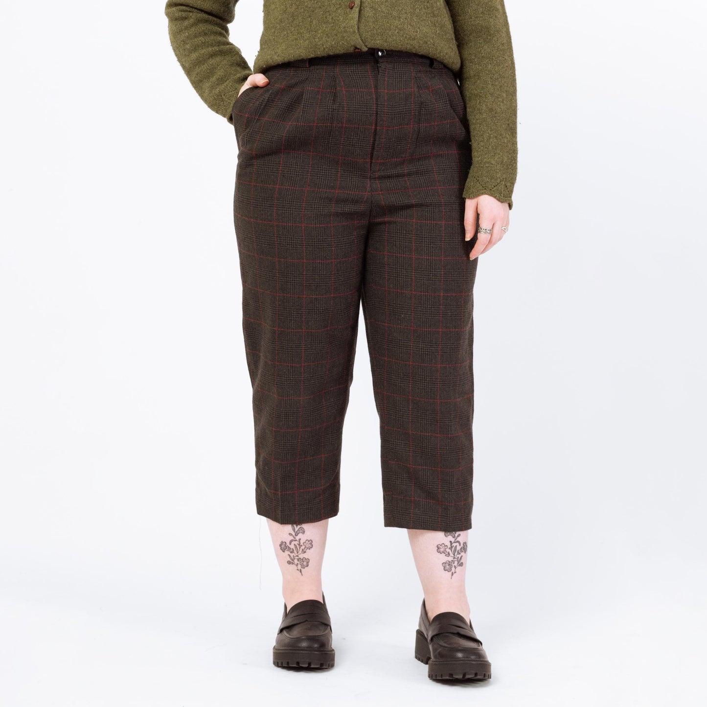 Vintage 80s Dark Grey Plaid Wool Cropped Trousers - Large, 31.5" Waist | Retro High Rise Capris Ankle Pants