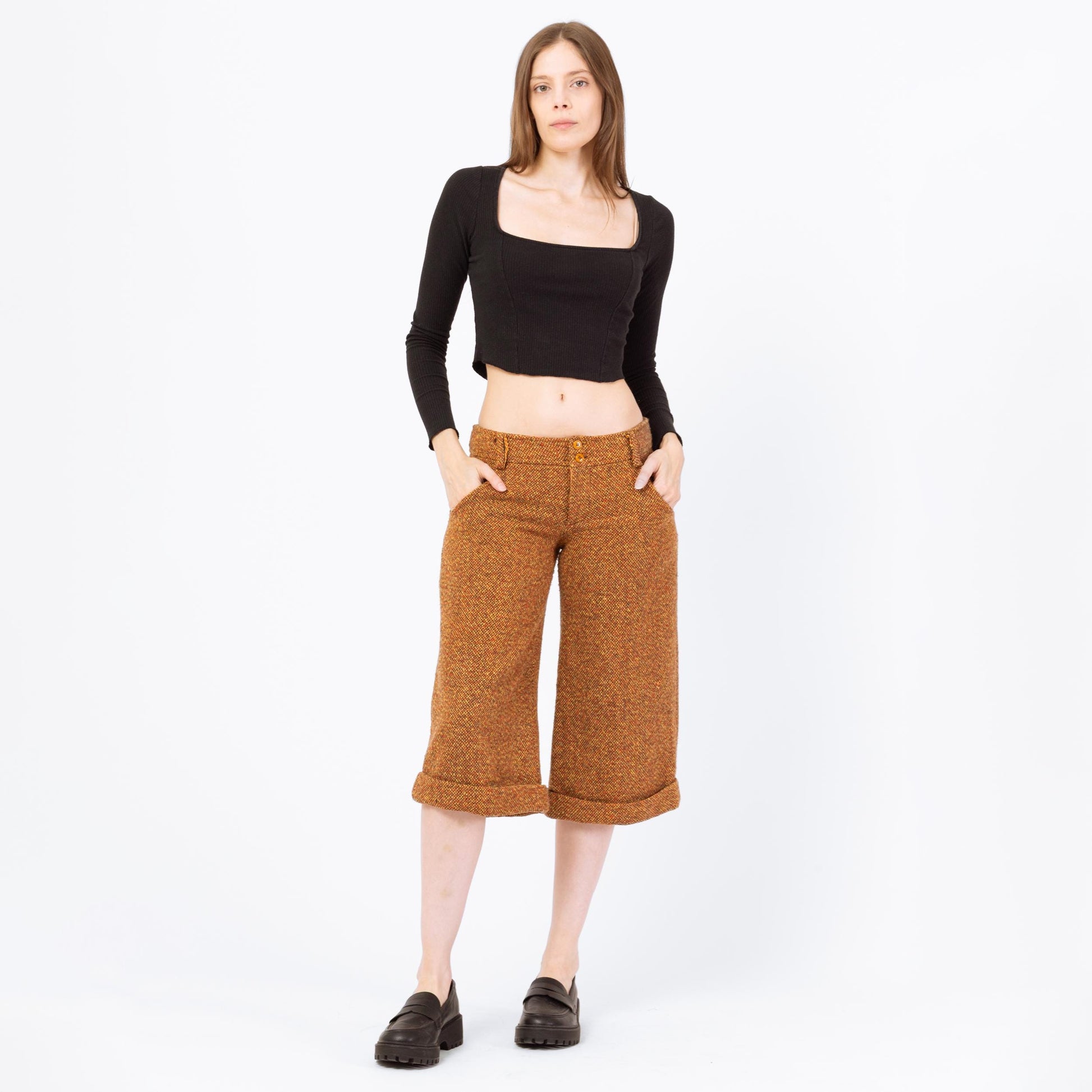 Vintage Y2K Orange Woven Culotte Shorts - Small | Low Rise Wide Leg Shorts, Retro Long Knickerbocker Breeches