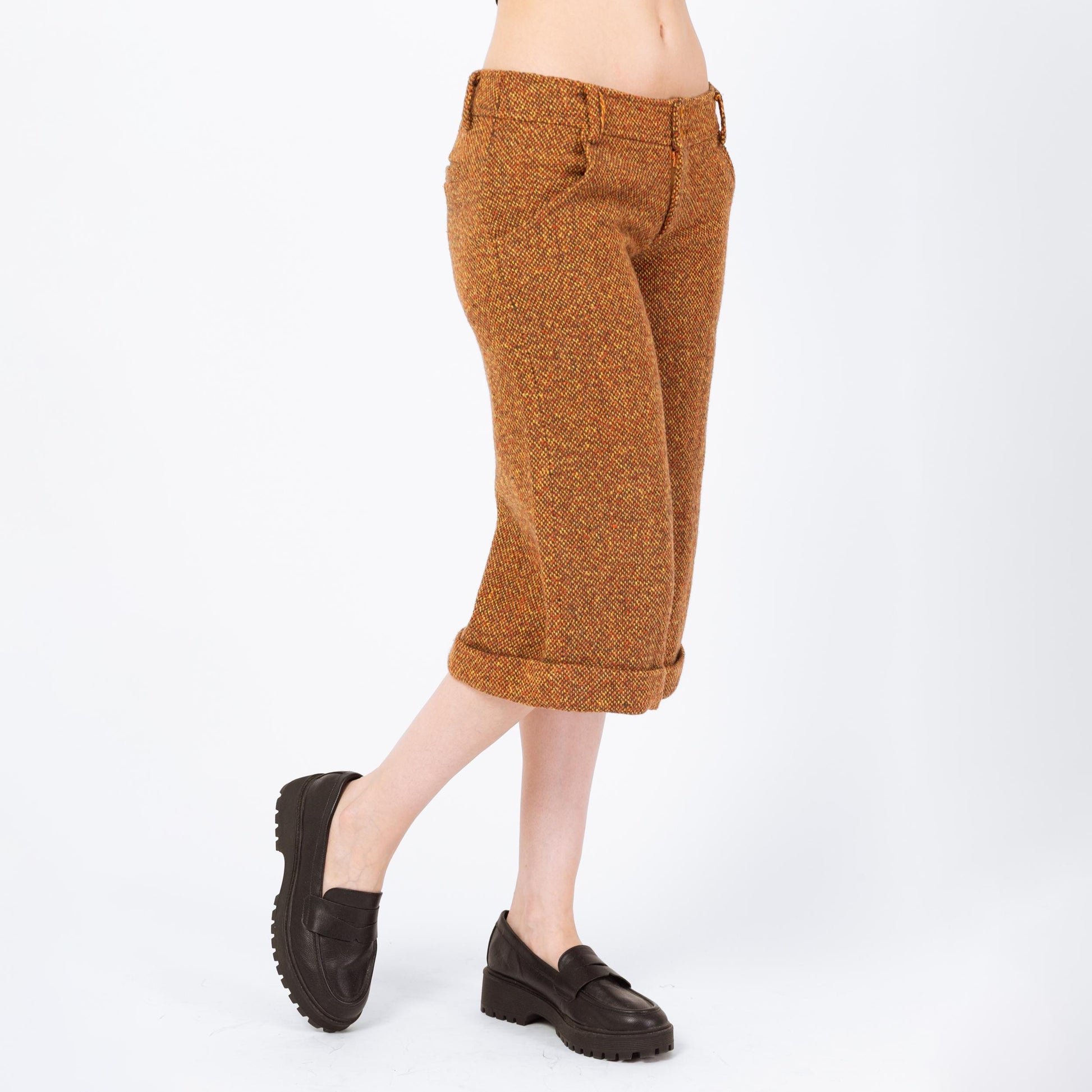Vintage Y2K Orange Woven Culotte Shorts - Small | Low Rise Wide Leg Shorts, Retro Long Knickerbocker Breeches
