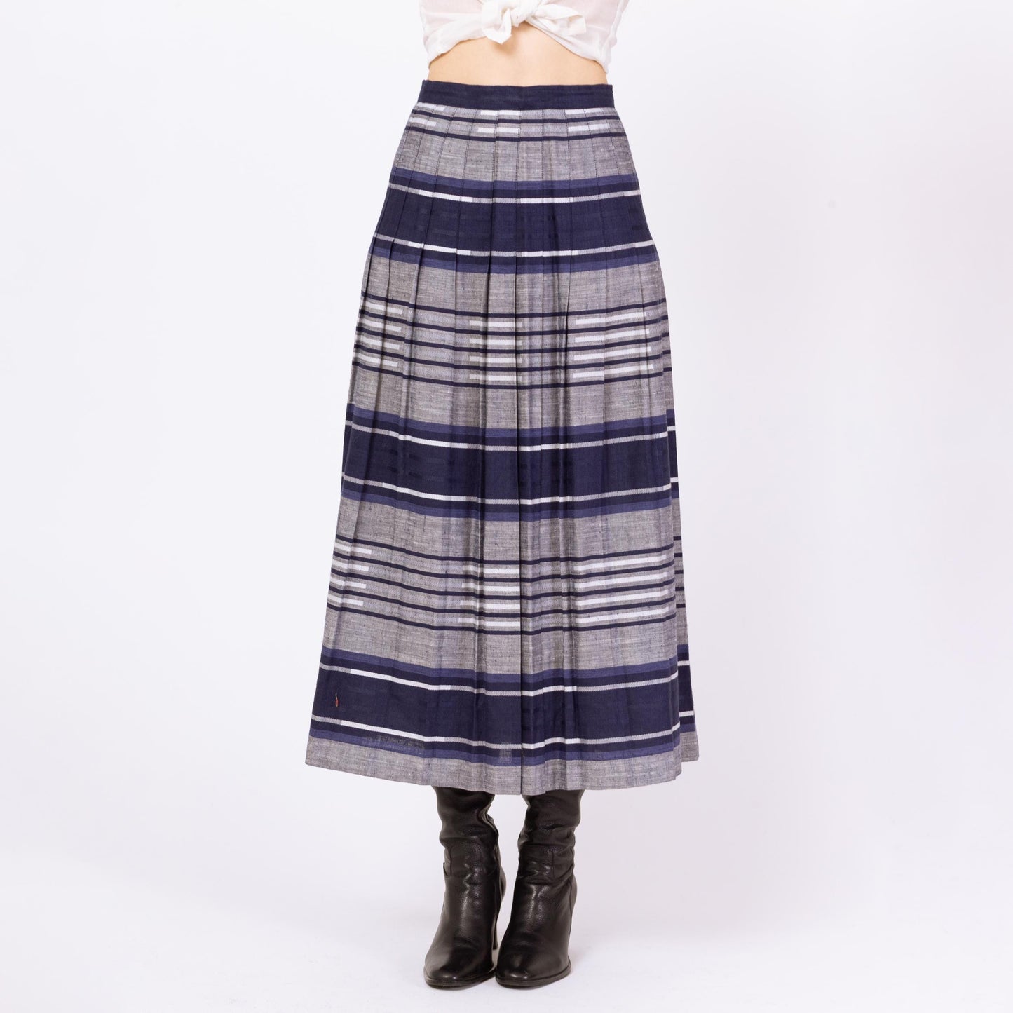 Vintage 80s Navy Blue & White Plaid Pleated Midi Skirt - Small, 26" Waist