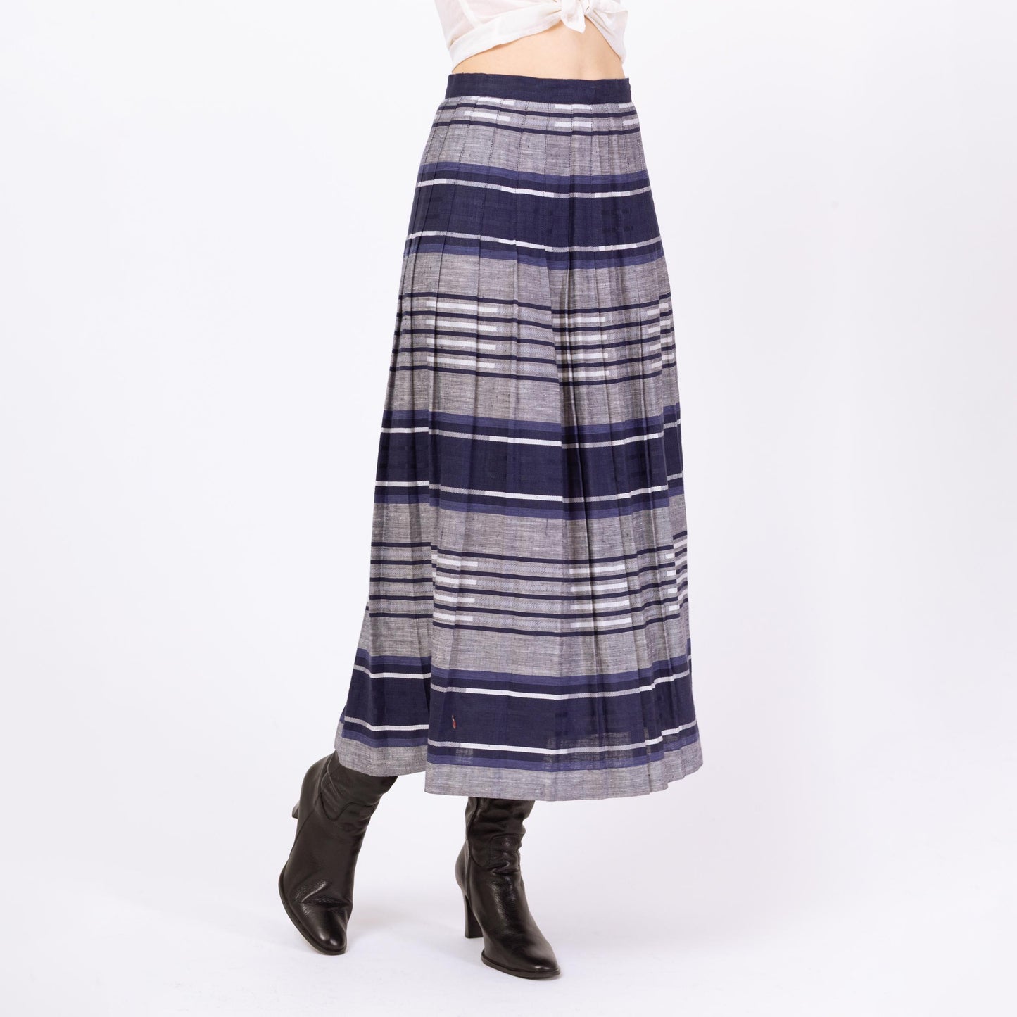 Vintage 80s Navy Blue & White Plaid Pleated Midi Skirt - Small, 26" Waist