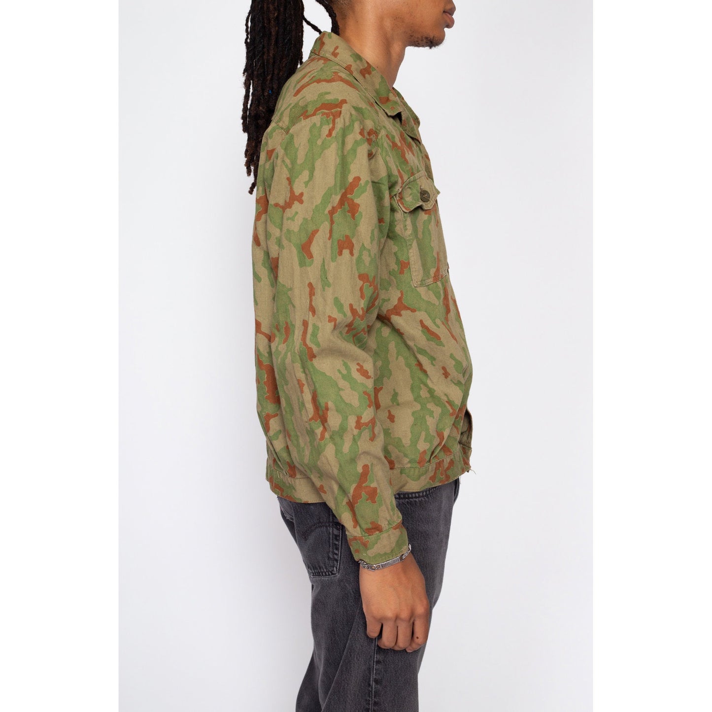 Medium 70s Frogskin Duck Camo Jacket | Vintage Button Up Camouflage Hunting Army Field Shirt