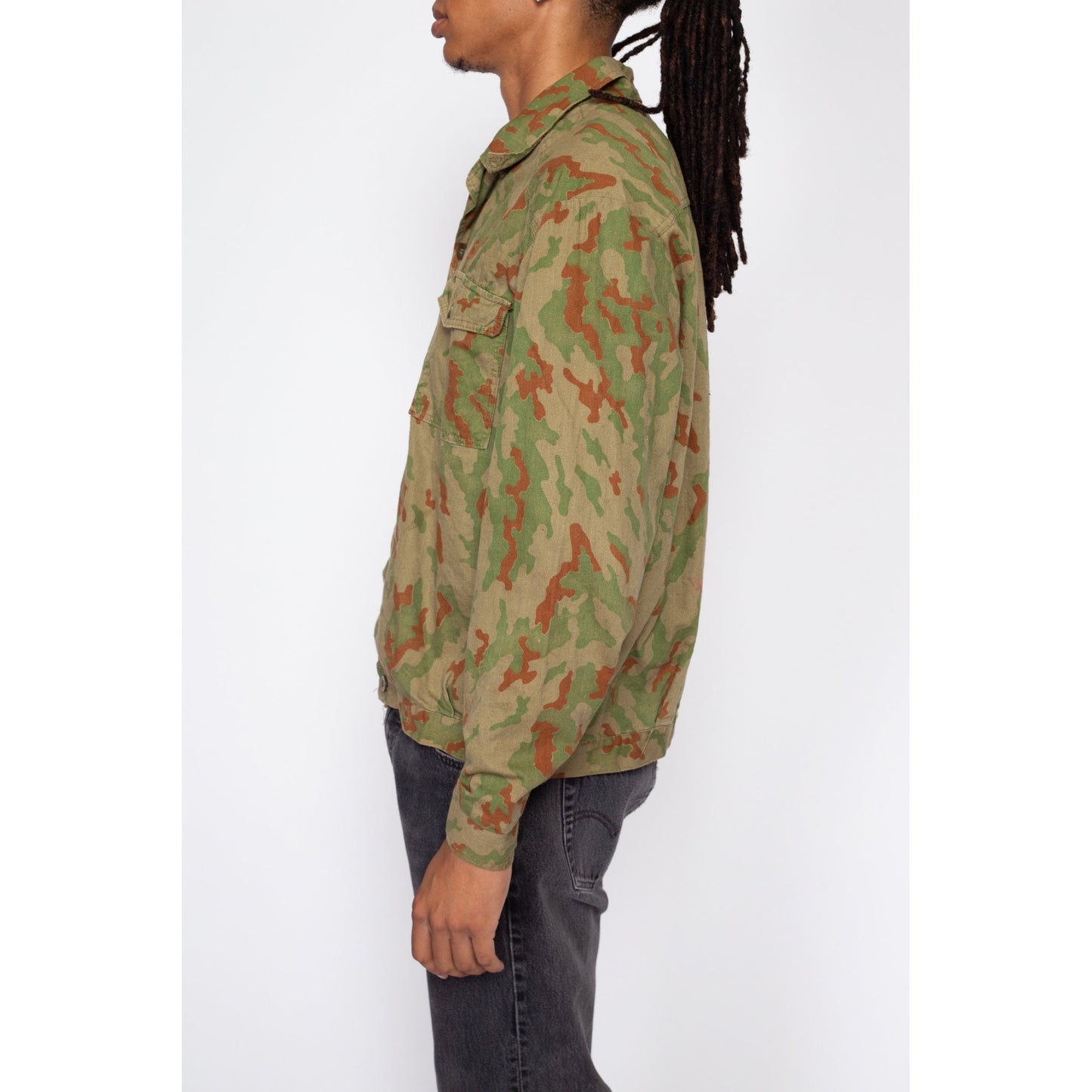 Medium 70s Frogskin Duck Camo Jacket | Vintage Button Up Camouflage Hunting Army Field Shirt