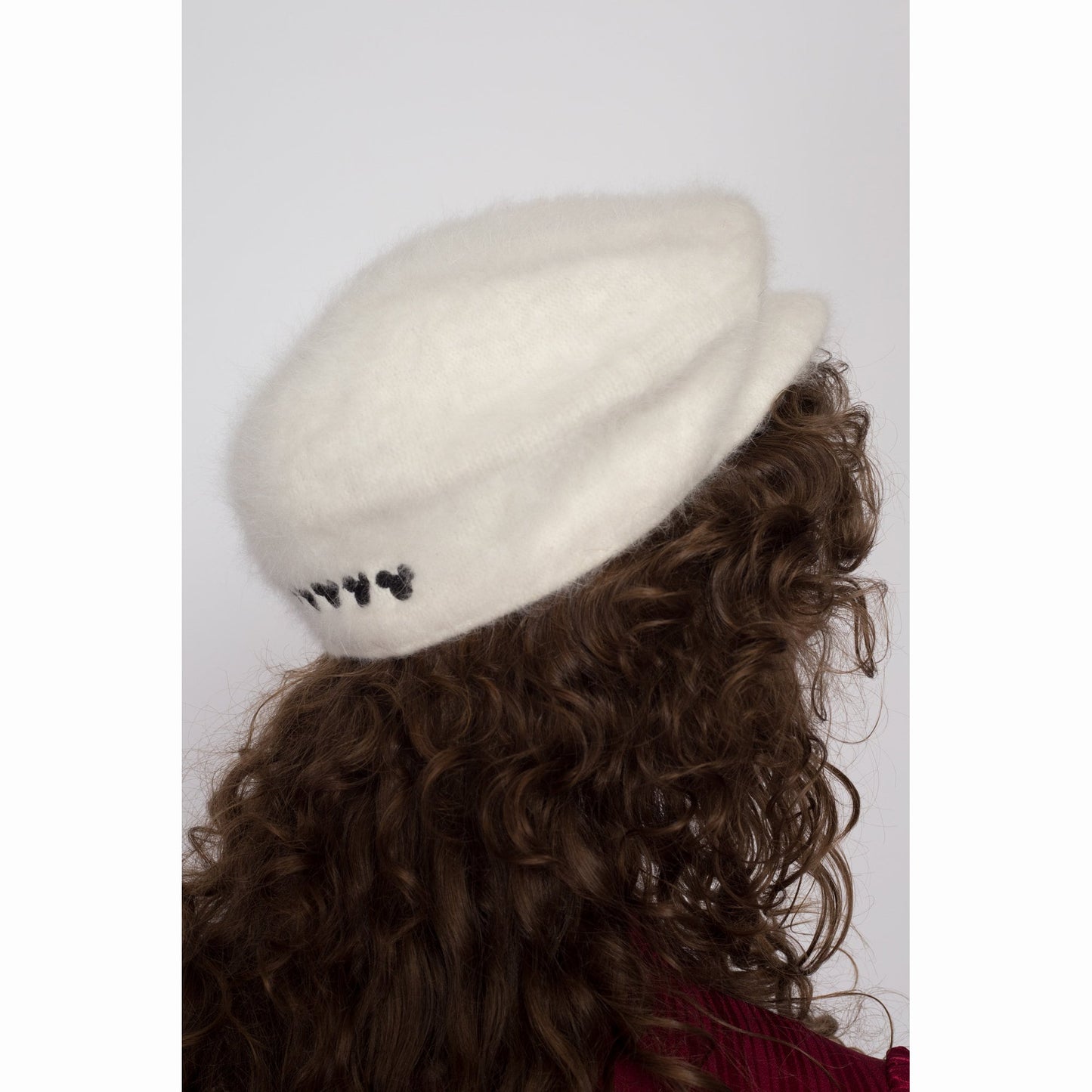 Small Vintage Disneyland White Angora Flat Cap | Y2K Mickey Mouse Rabbit Fur Newsboy Cabbie Hat