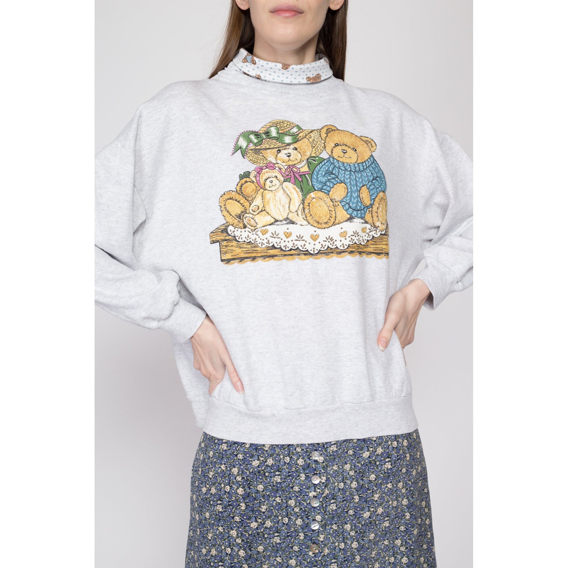 XL 90s Teddy Bear Family Turtleneck Sweatshirt | Vintage Cute Animal Graphic Collared Grandma Pullover