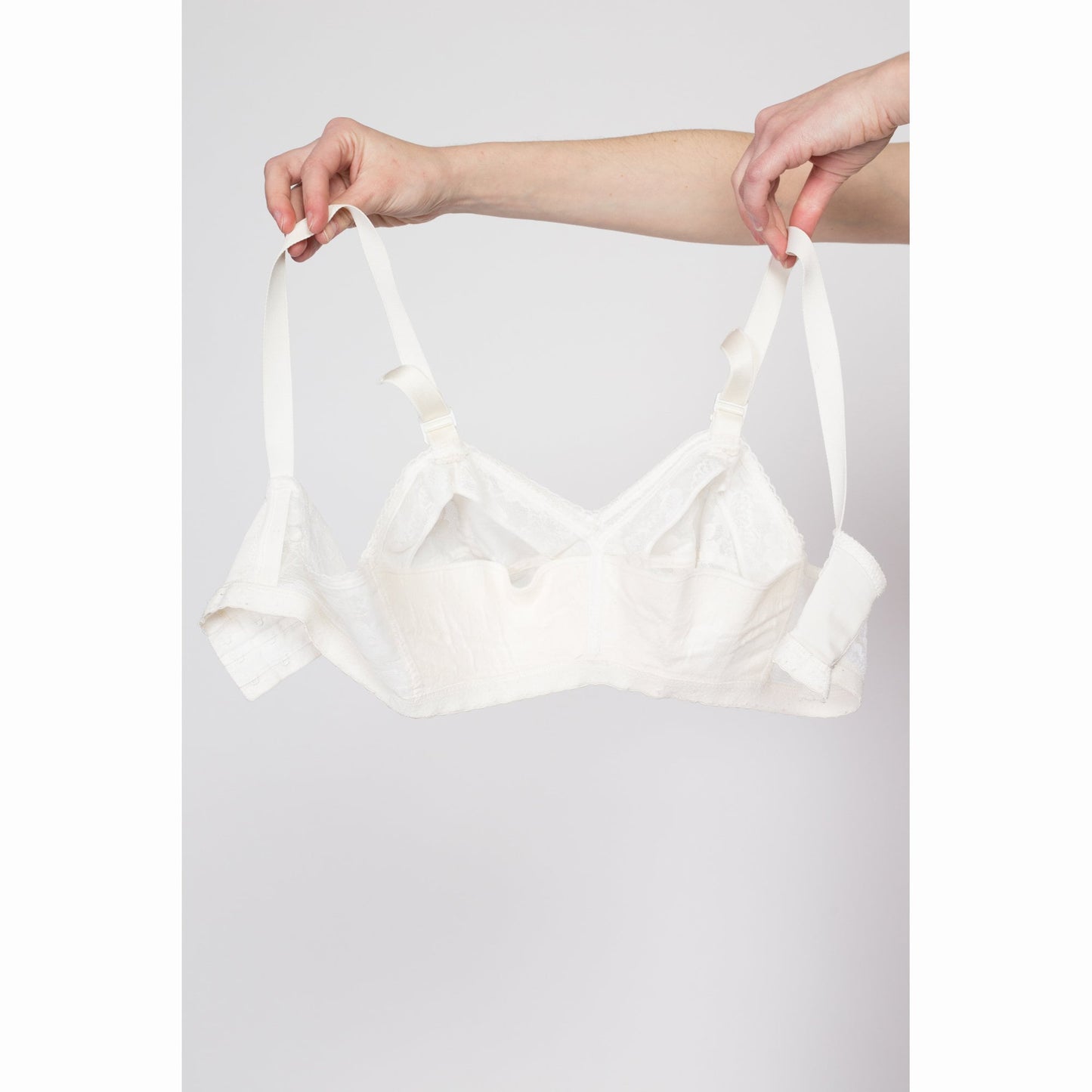 34D 70s Sheer White Floral Lace Nursing Bra | Retro Vintage Sheer Lingerie