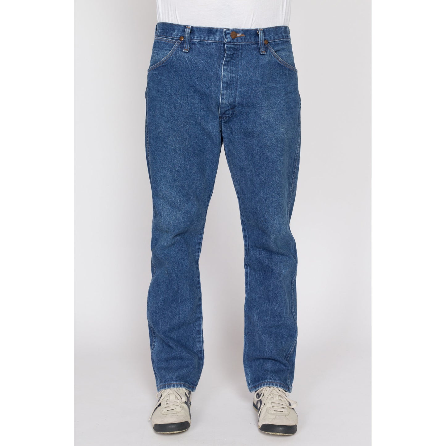 34x30 80s Wrangler Jeans | Vintage Medium Wash Denim Made In USA Straight Leg Jeans