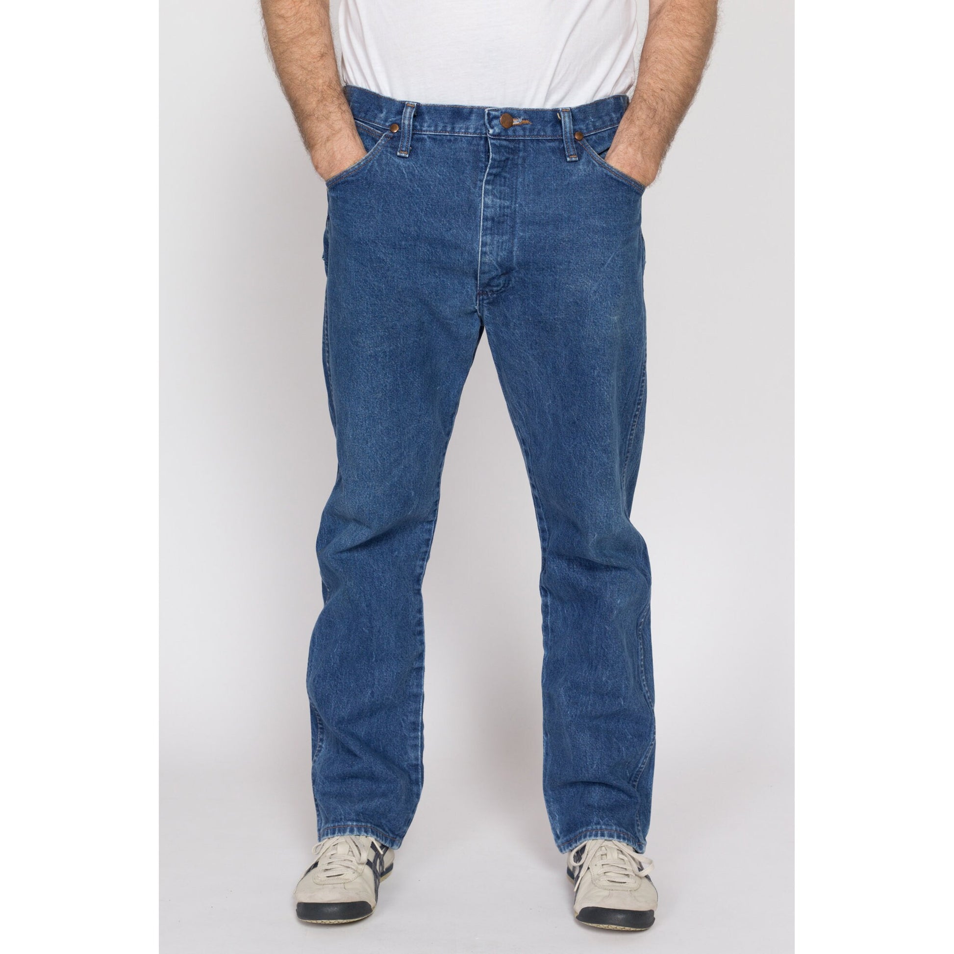34x30 80s Wrangler Jeans | Vintage Medium Wash Denim Made In USA Straight Leg Jeans