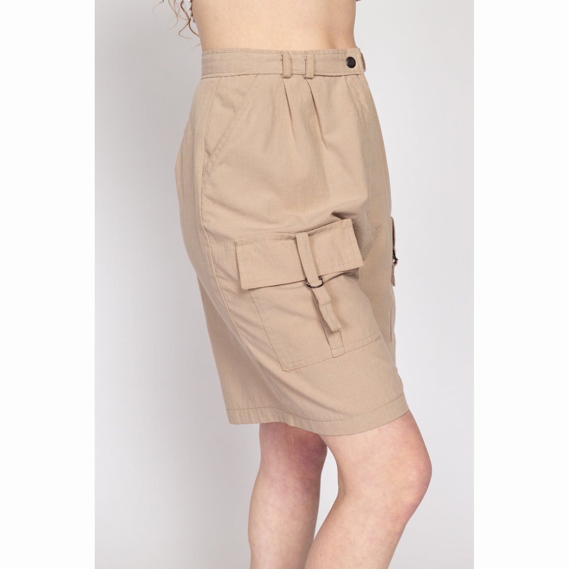 Medium 80s Khaki Pleated Cargo Shorts 28" | Vintage High Waisted Casual Long Mom Shorts