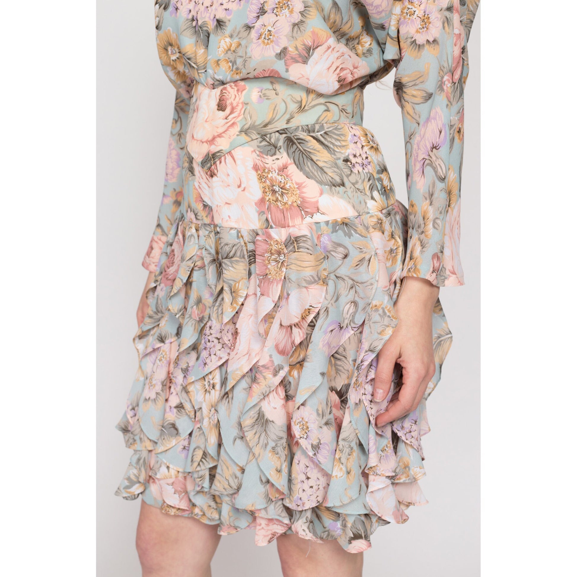 Medium 80s Floral Keyhole Back Ruffle Mini Dress | Retro Vintage Long Dolman Sleeve Backless Dress