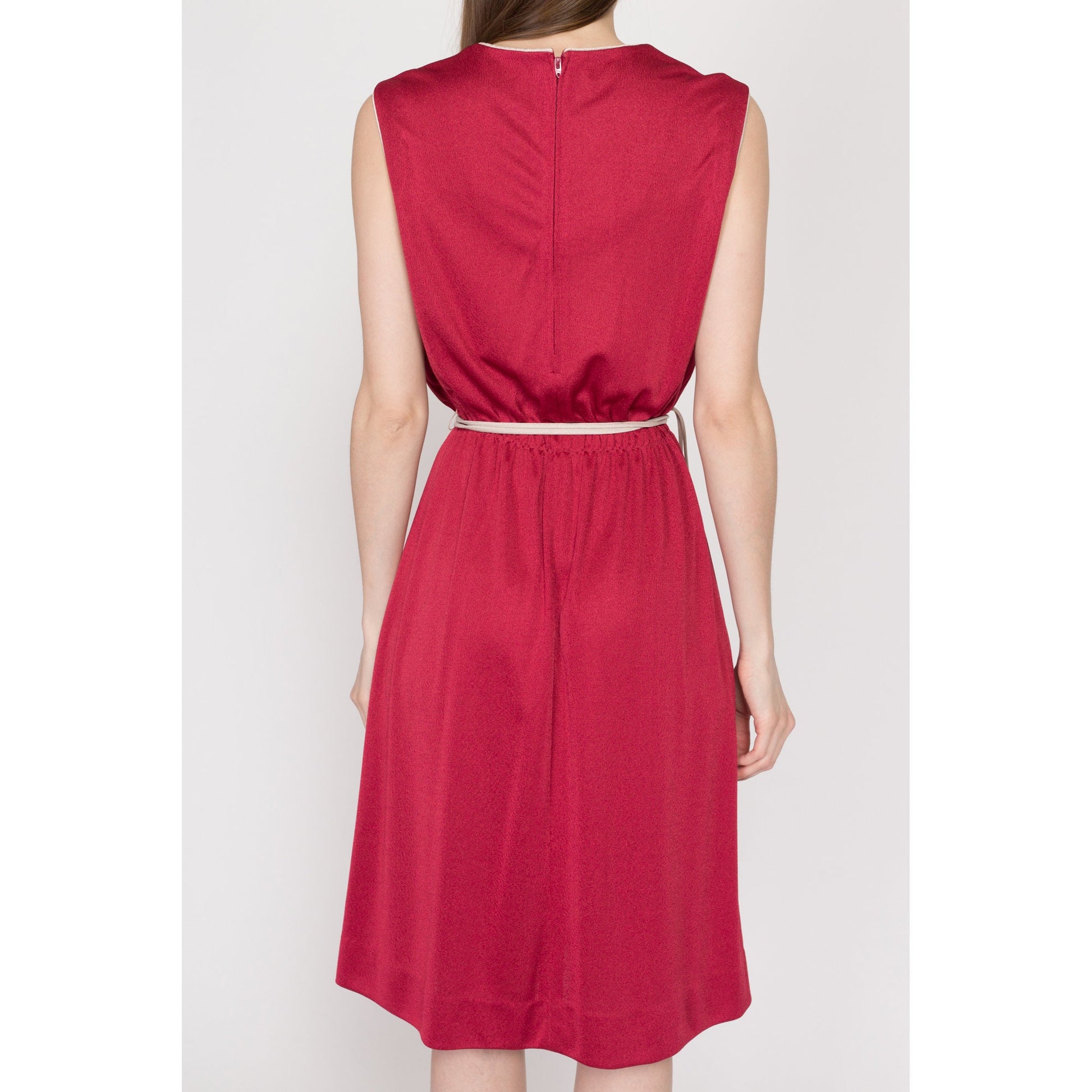 70s Wine Red Sleeveless Knee-Length Dress - Medium 70s Wine Red Sleeveless Knee-Length Dress - Medium