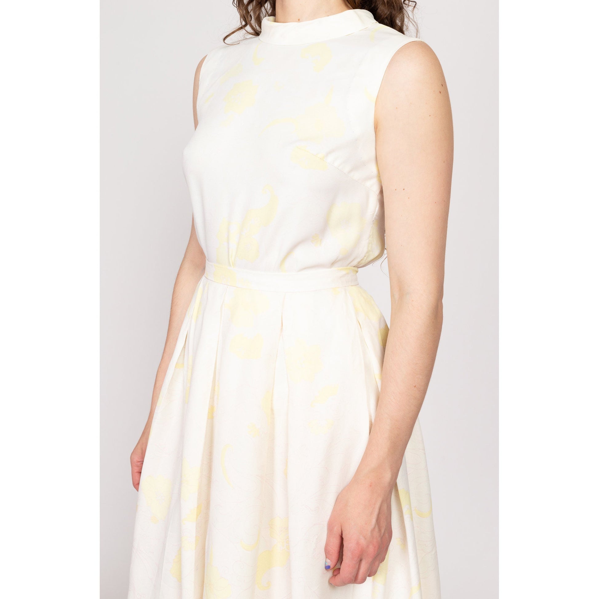Small 60s Gay Gibson White & Yellow Floral Skirt Set | Vintage Sleeveless Blouse Midi Skirt Matching Outfit