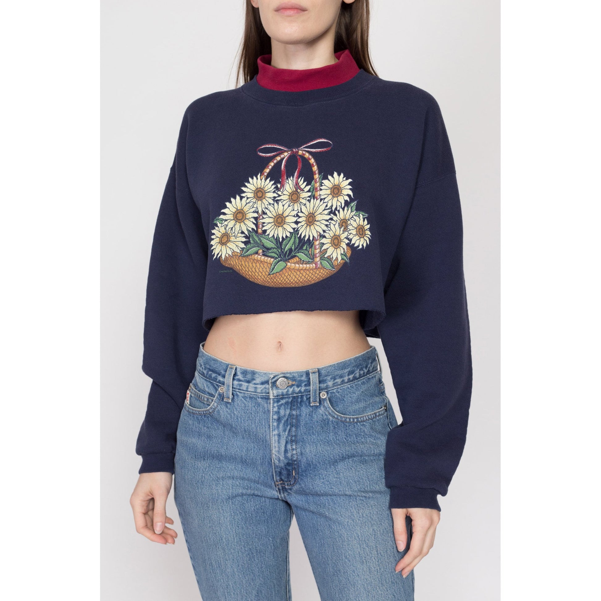 Large 90s Flower Basket Cropped Collared Sweatshirt | Vintage Navy Blue Daisy Floral Mockneck Collar Pullover Crop Top