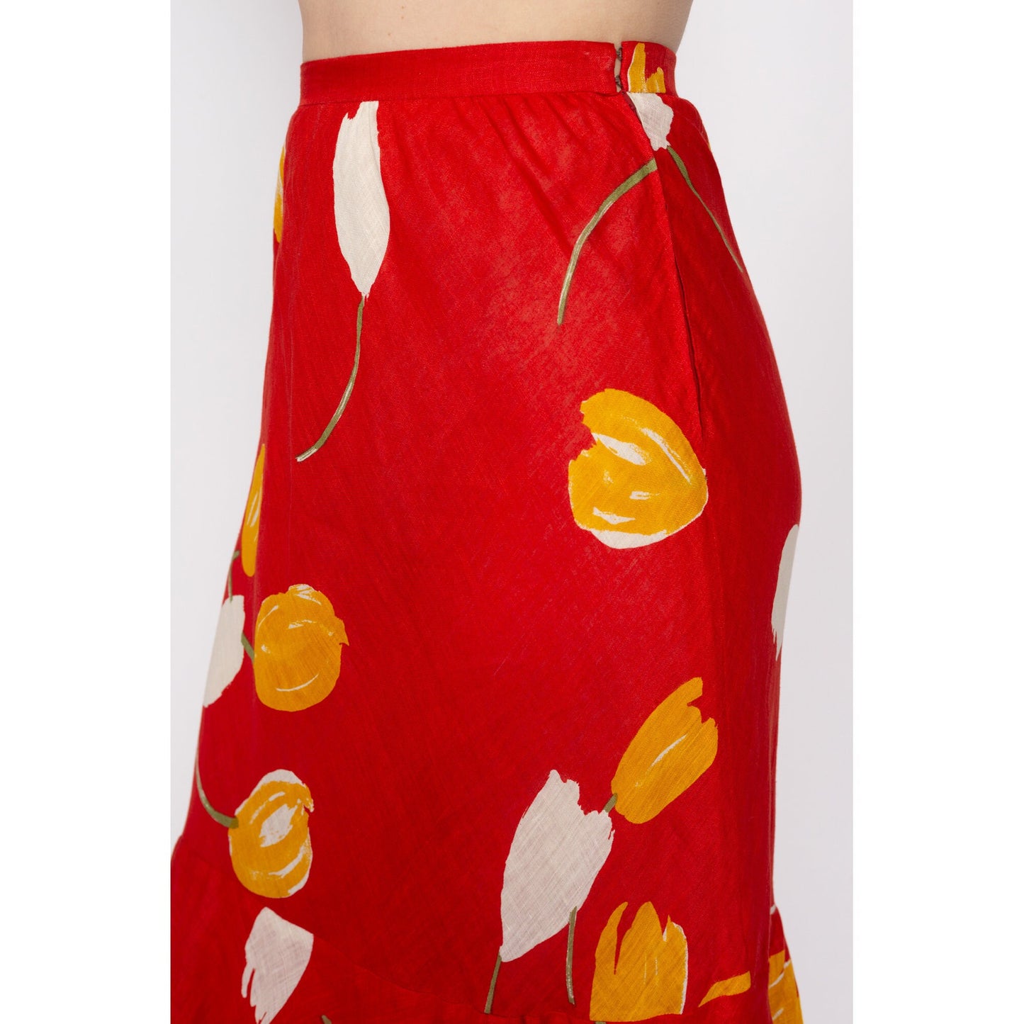 Small 70s Red Linen Tulip Print Maxi Skirt 26.5" | Vintage Floral High Waisted A Line Boho Tiered Skirt
